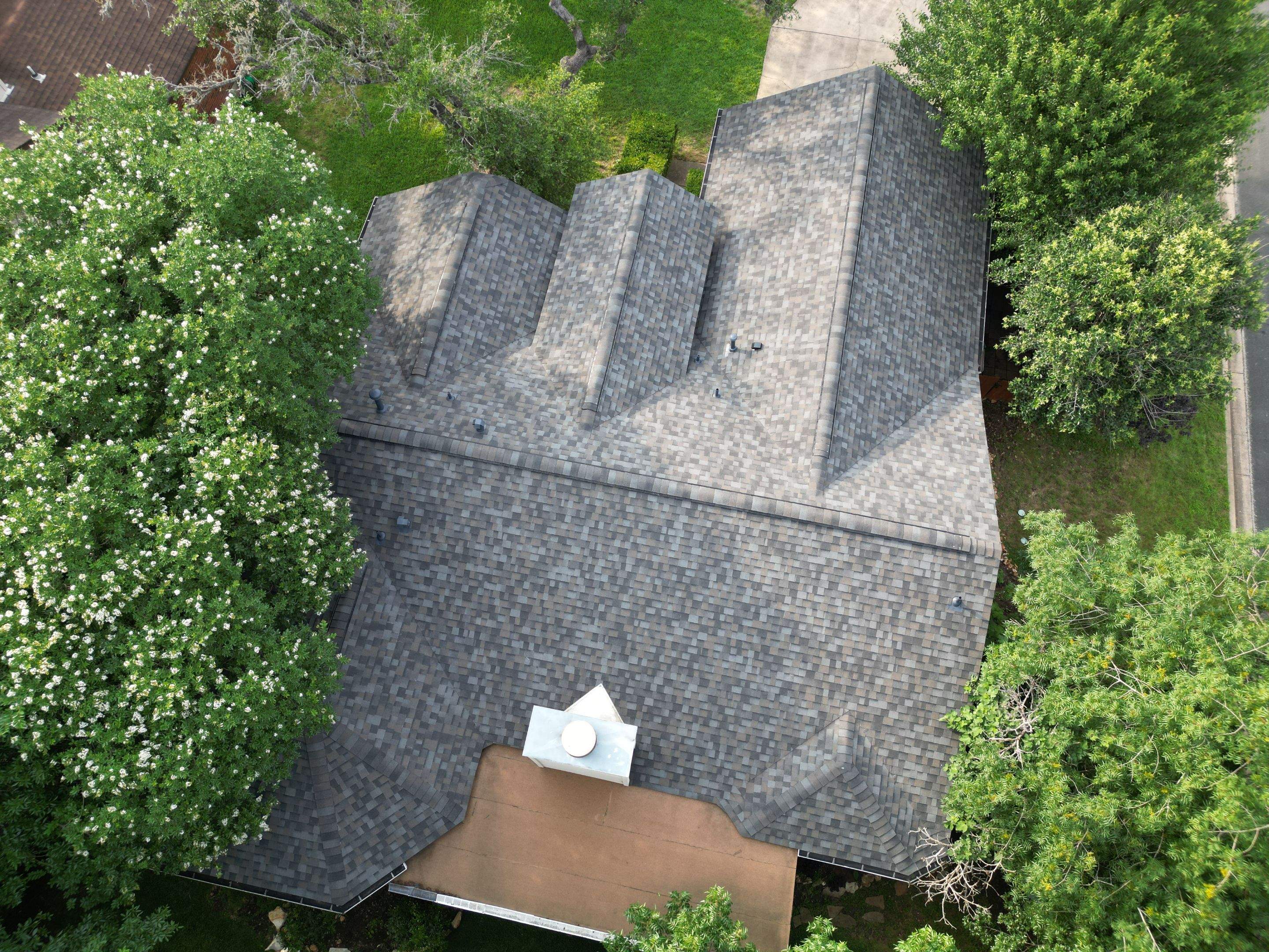 Williamsburg Gray - Owens Corning TruDefinition Duration by RoofsOnly.com