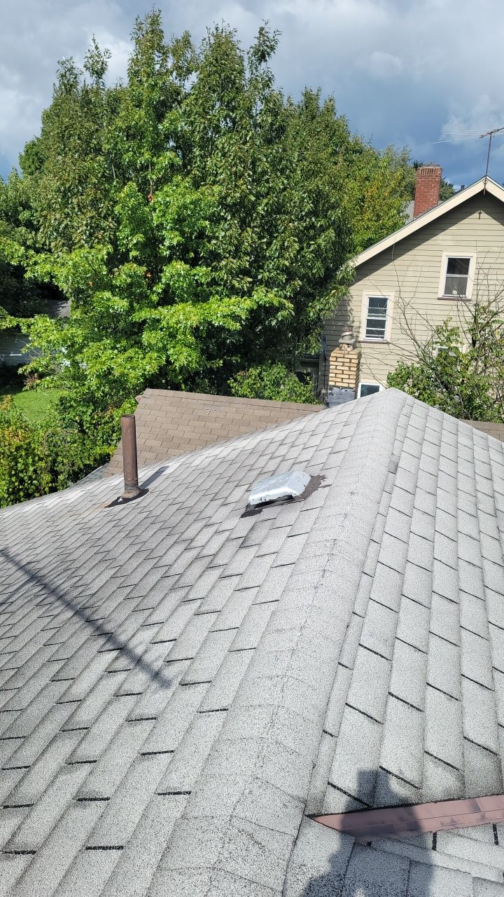 ATLAS PINNACLE COLOR: HEARTHSTONE DRIP EDGE: WHITE by Eagle Eye Roofing