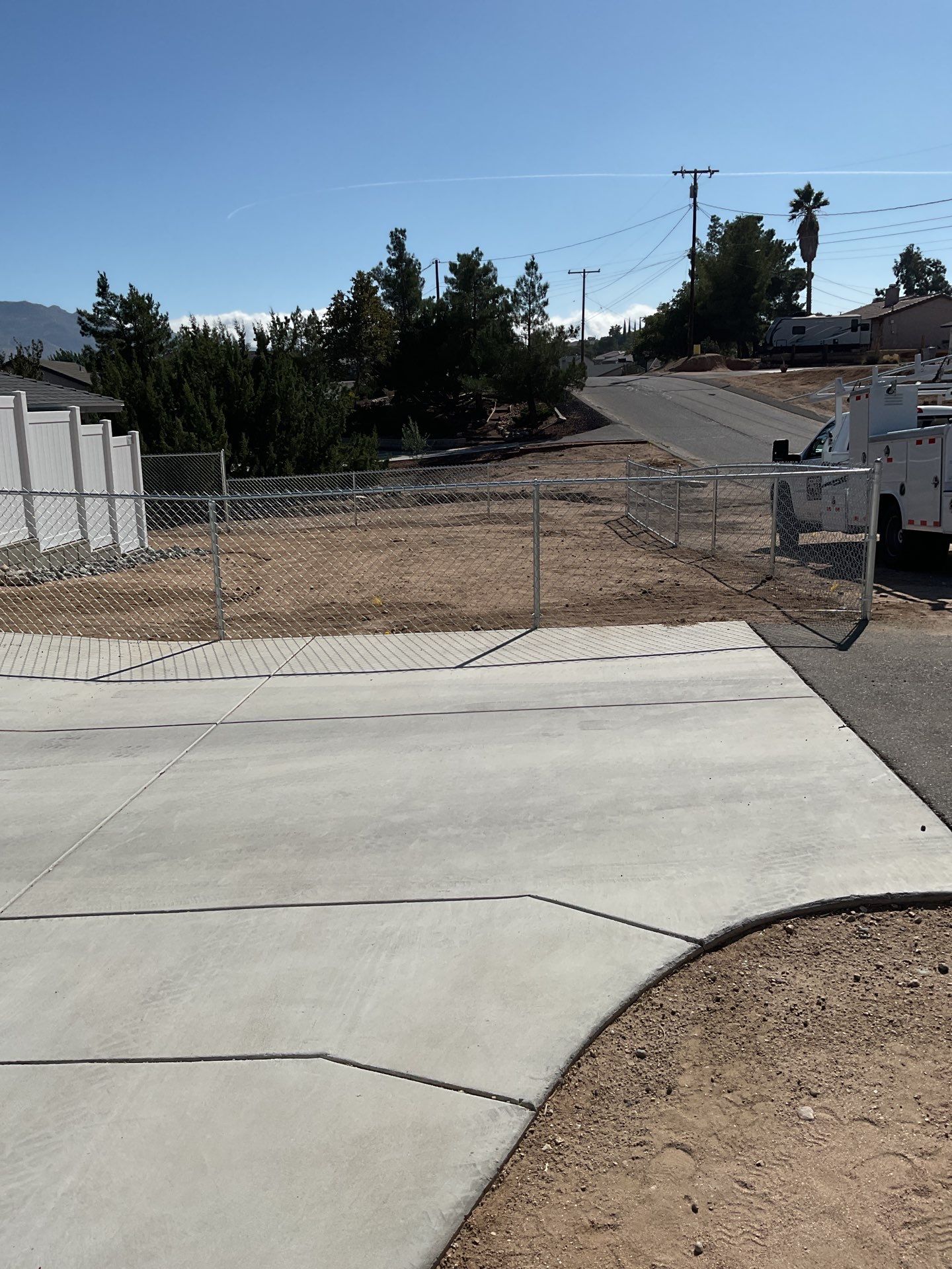 Fence Installation using chain -link by Fence Guys Inc.