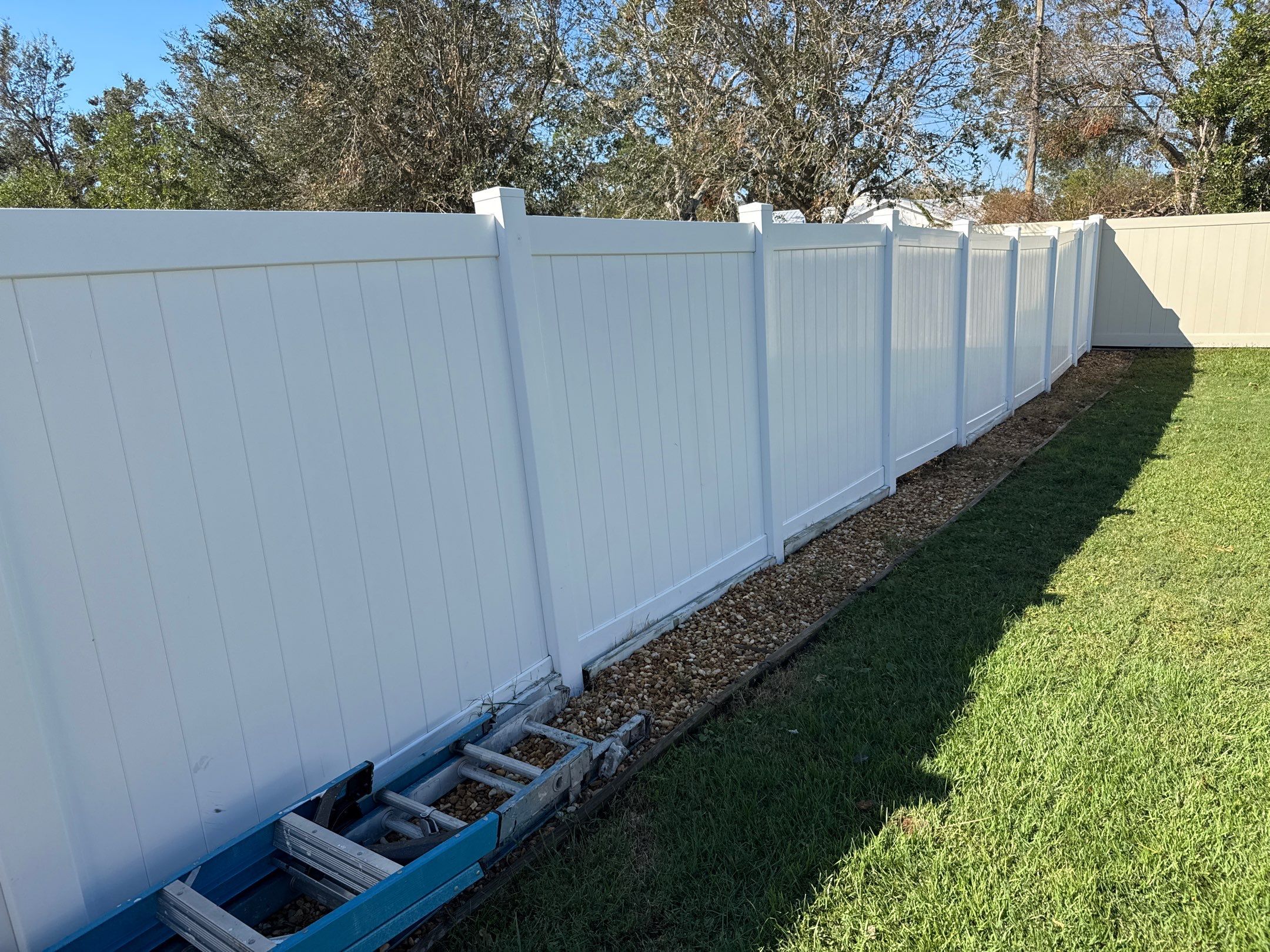 Comprehensive Concrete and Vinyl Fence Cleaning in Willow Walk Community, Palmetto, FL by Sunshine AquaWash