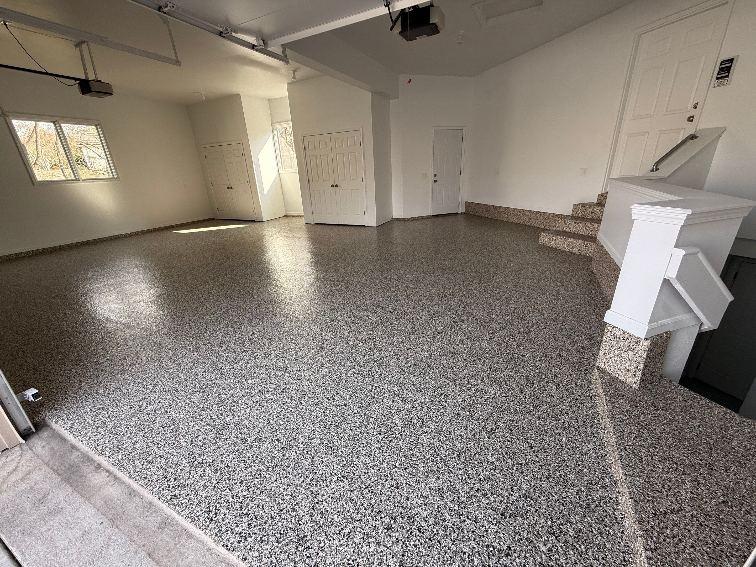 Banner Garage featured photo.