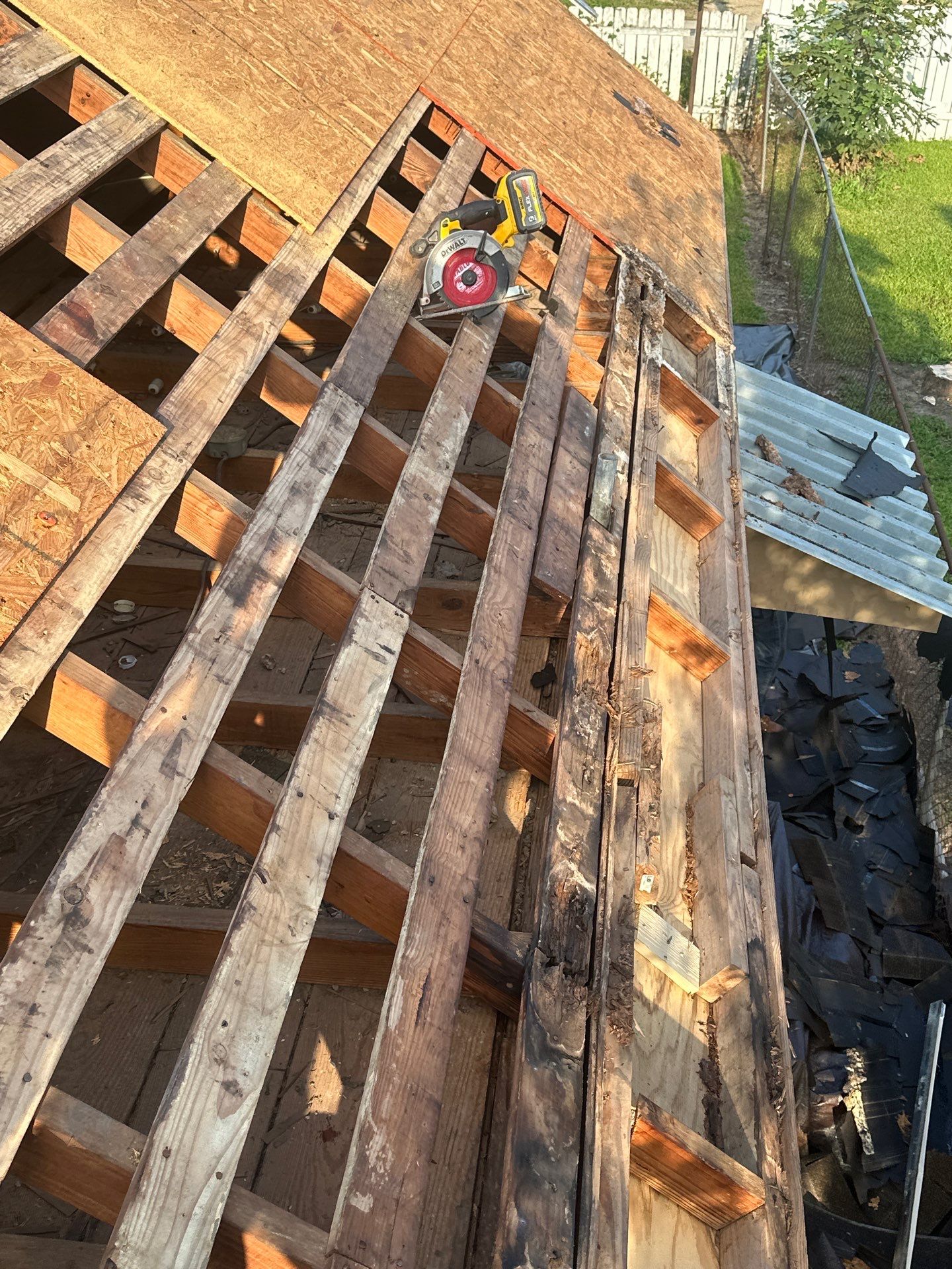 Residential Roofing Installation using Owen's Corning Duration (Lifetime) Shingles by Roof Repair Company