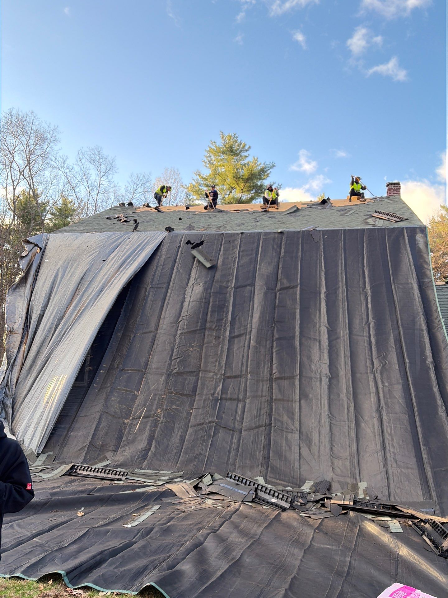 Owens Corning Duration: Onyx Black in Avon, Connecticut by Golden Shield Roofing