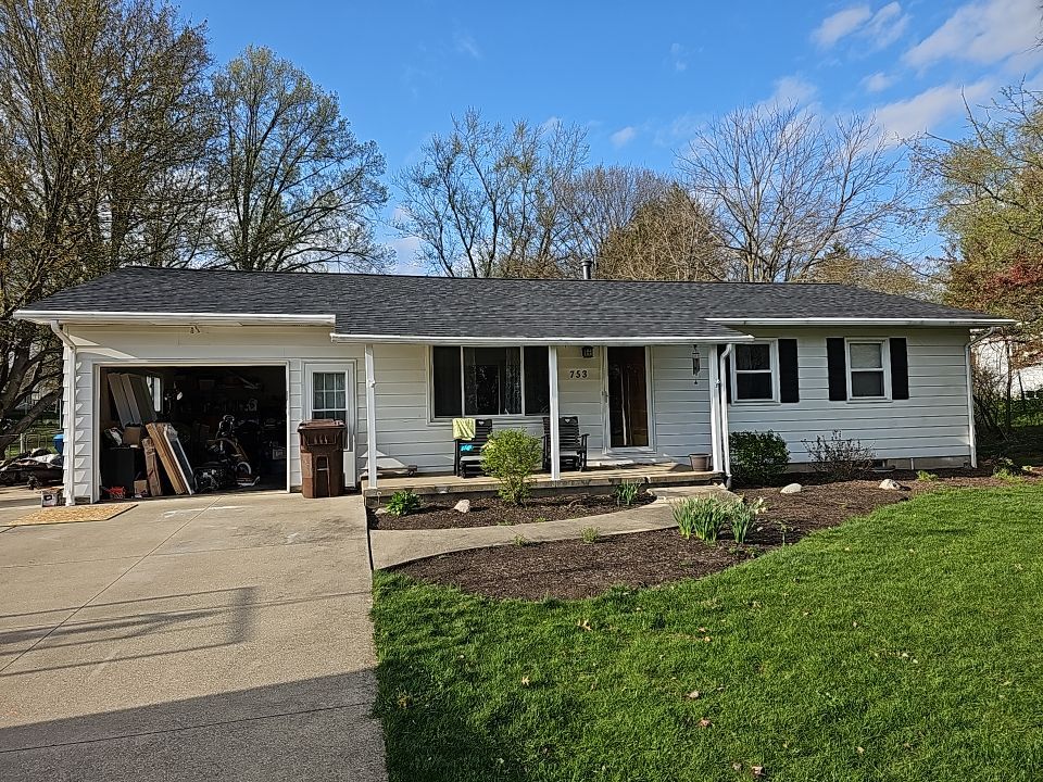 ATLAS PINNACLE COLOR: BLACK SHADOW DRIP EDGE: WHITE by Eagle Eye Roofing