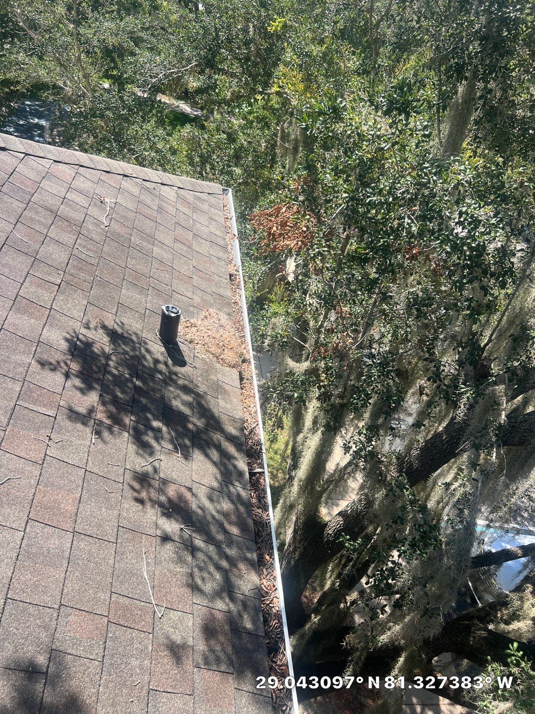 HOA gutter cleaning before