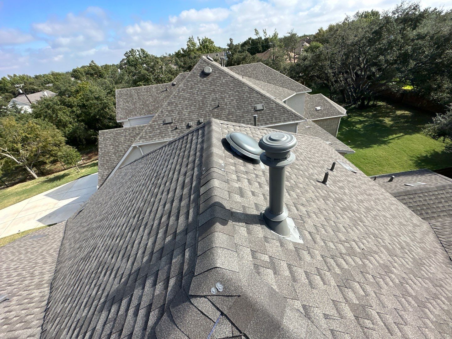 GAF HDZ - Weathered Wood by Elite Roofing LLC