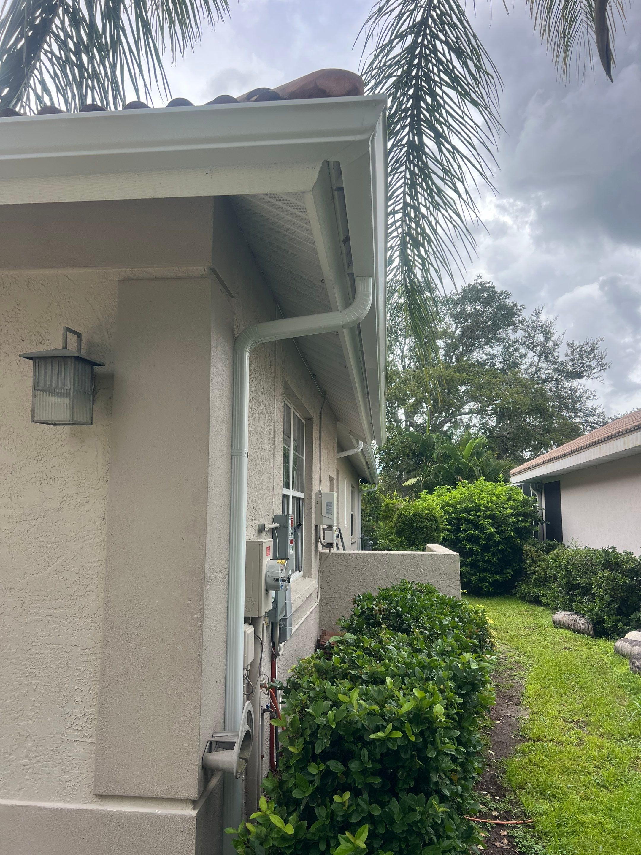 6-inch White Seamless Gutters Installation by Gutter Professors