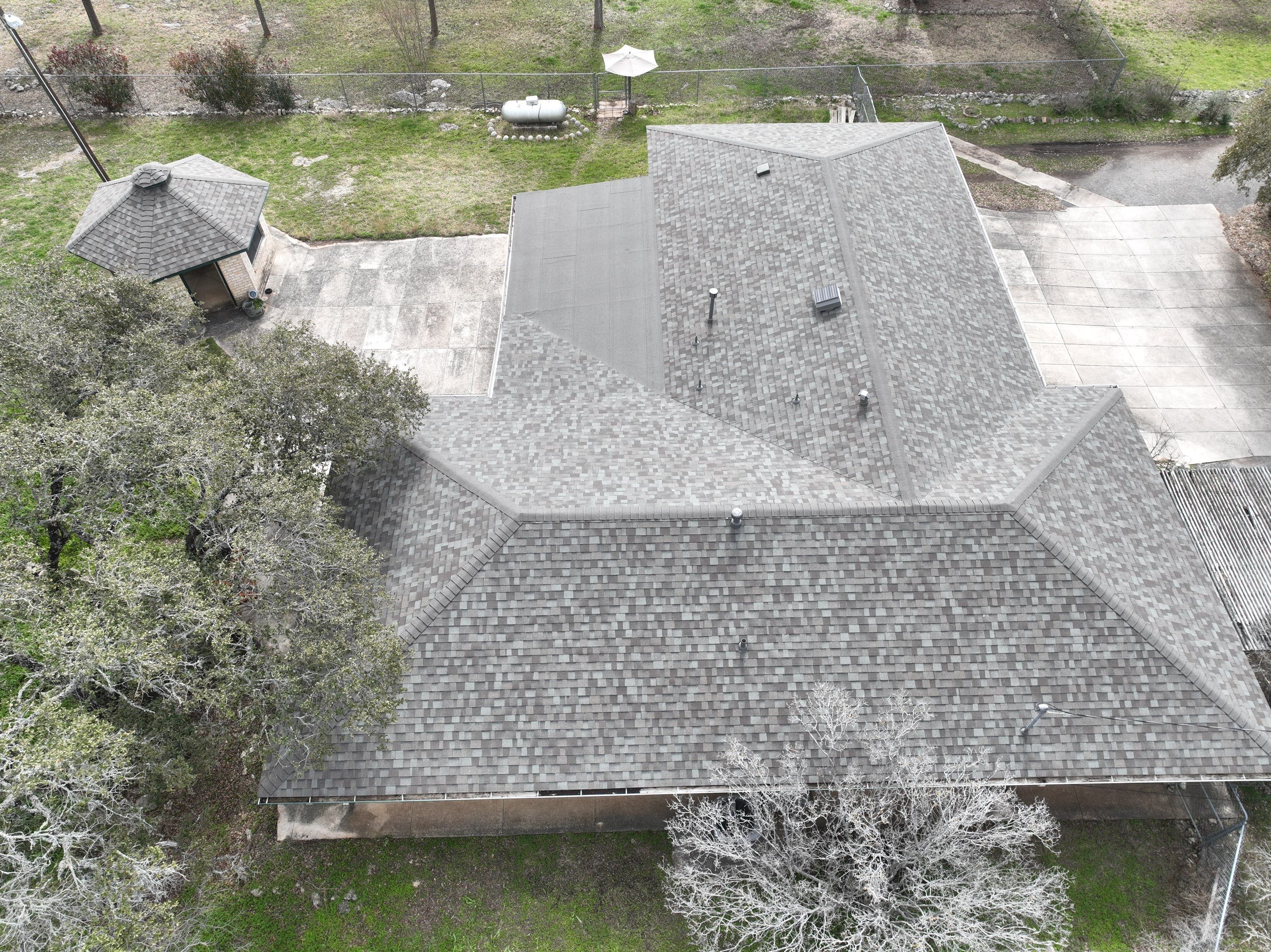 Residential Roofing Installation using Owens Corning 30 year Architectural Shingles by Premier Roofing and Contracting