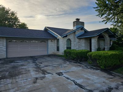 Residential Roofing Installation using Owens Corning Oakridge Onyx Black