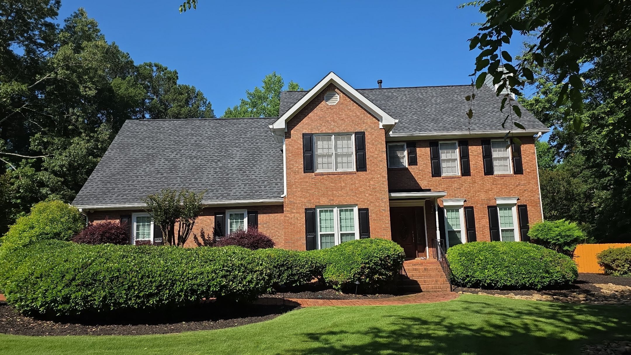 🏡 Brick Home Transformation with Pewter Gray by Georgia Roof Advisors