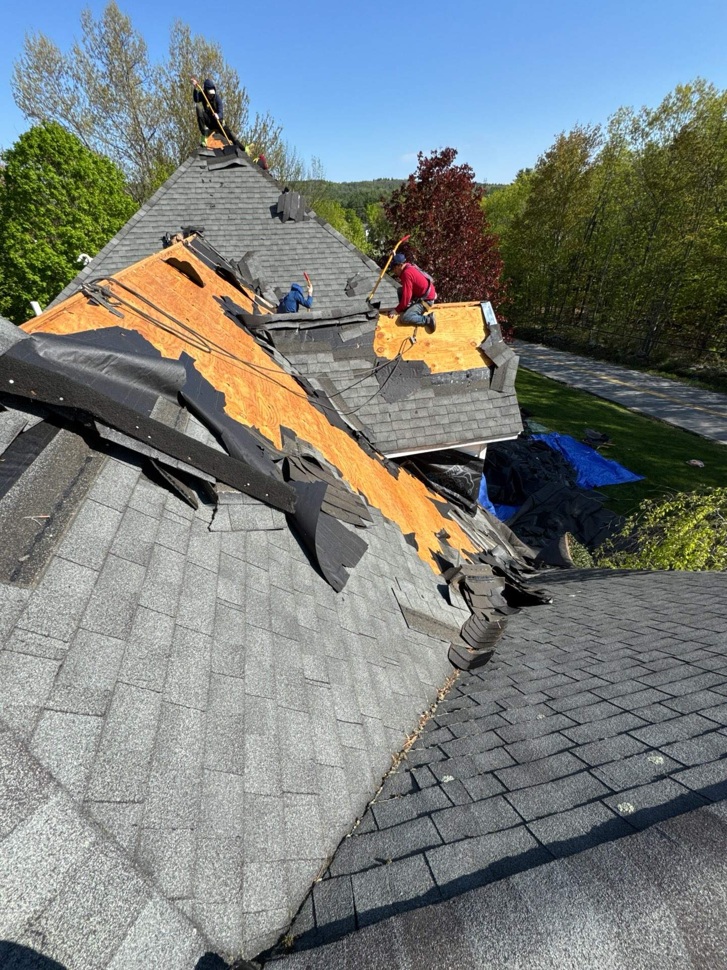 Goffstown, NH Residential Roofing Installation using Owens Corning Onyx Black Shingles by Compass exteriors