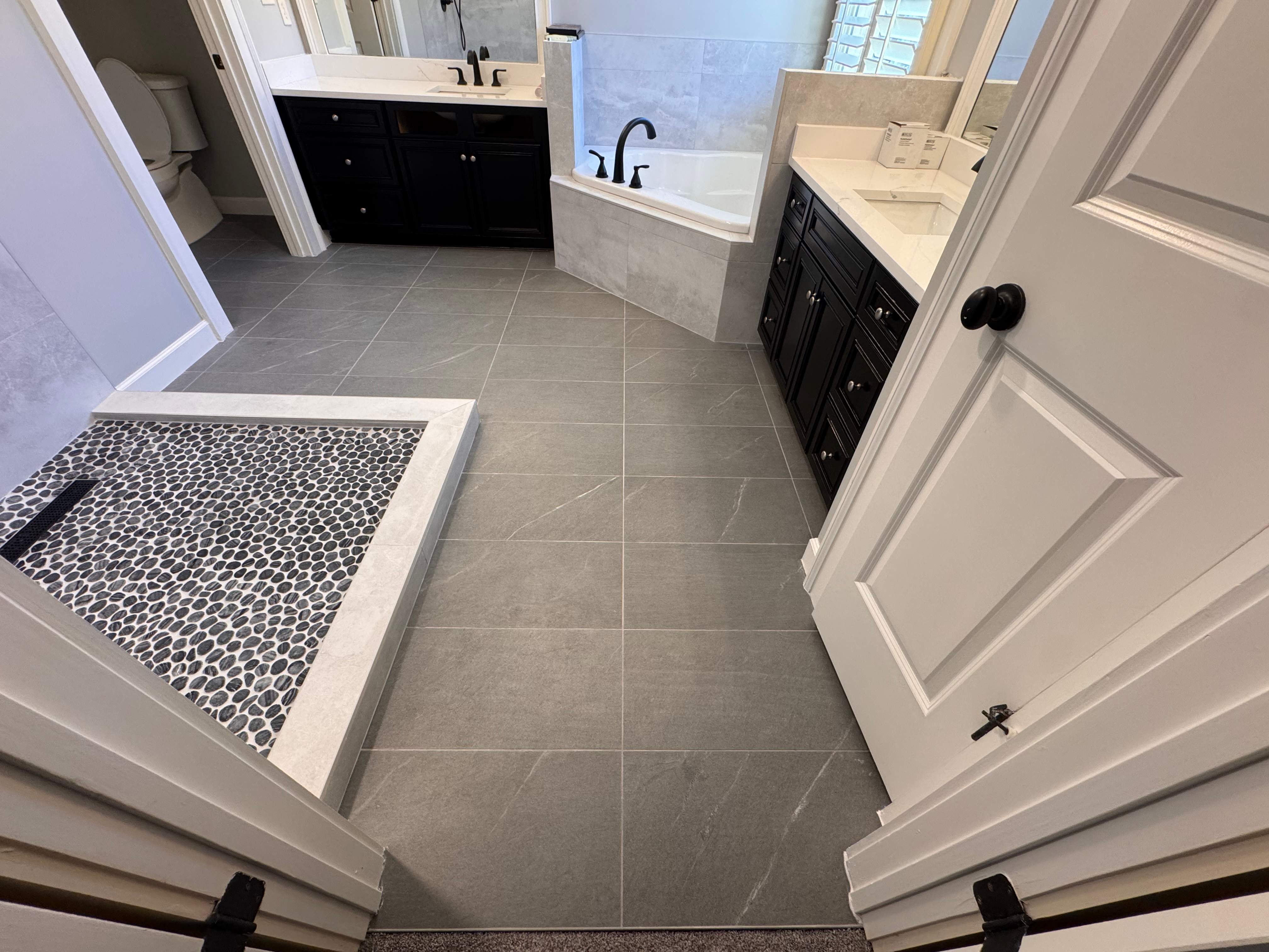 Master bathroom renovation by Prudencio