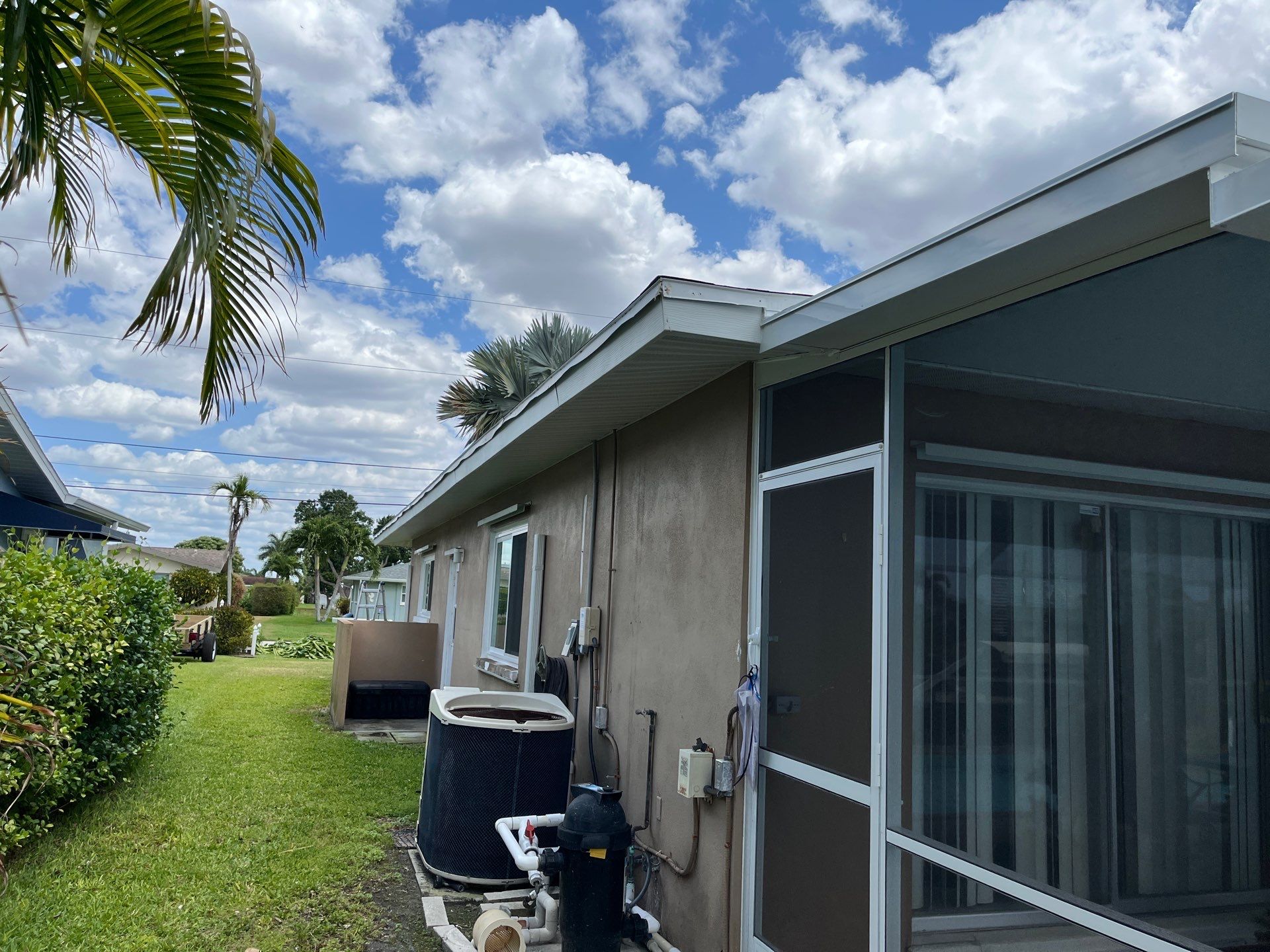 White K Style Seamless Gutters using 6 Inch Seamless Gutters in Cape Coral FL by Gutter Professors