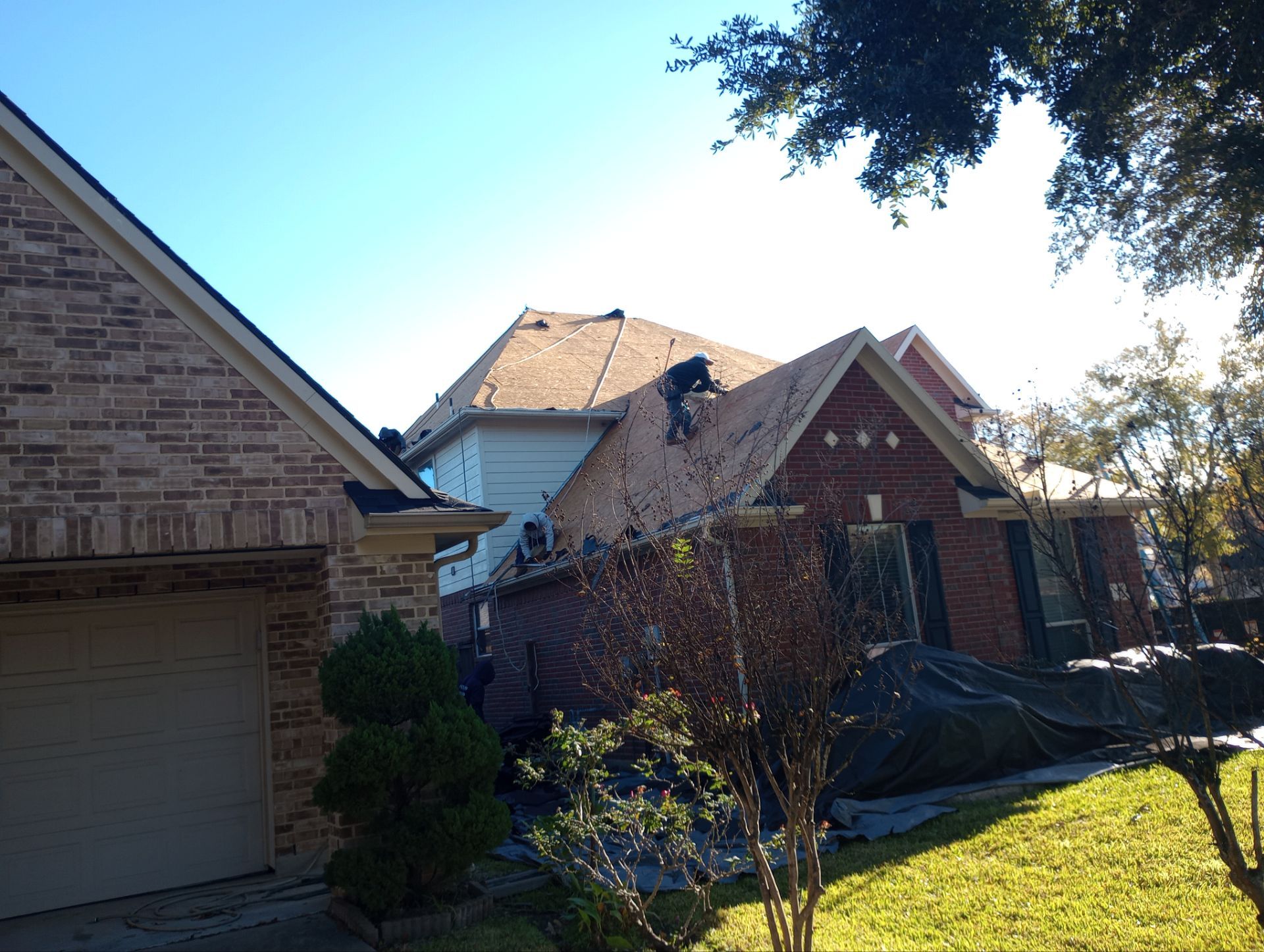 Residential Roofing Installation using Owen's Corning Duration (Lifetime) Shingles by Roof Repair Company