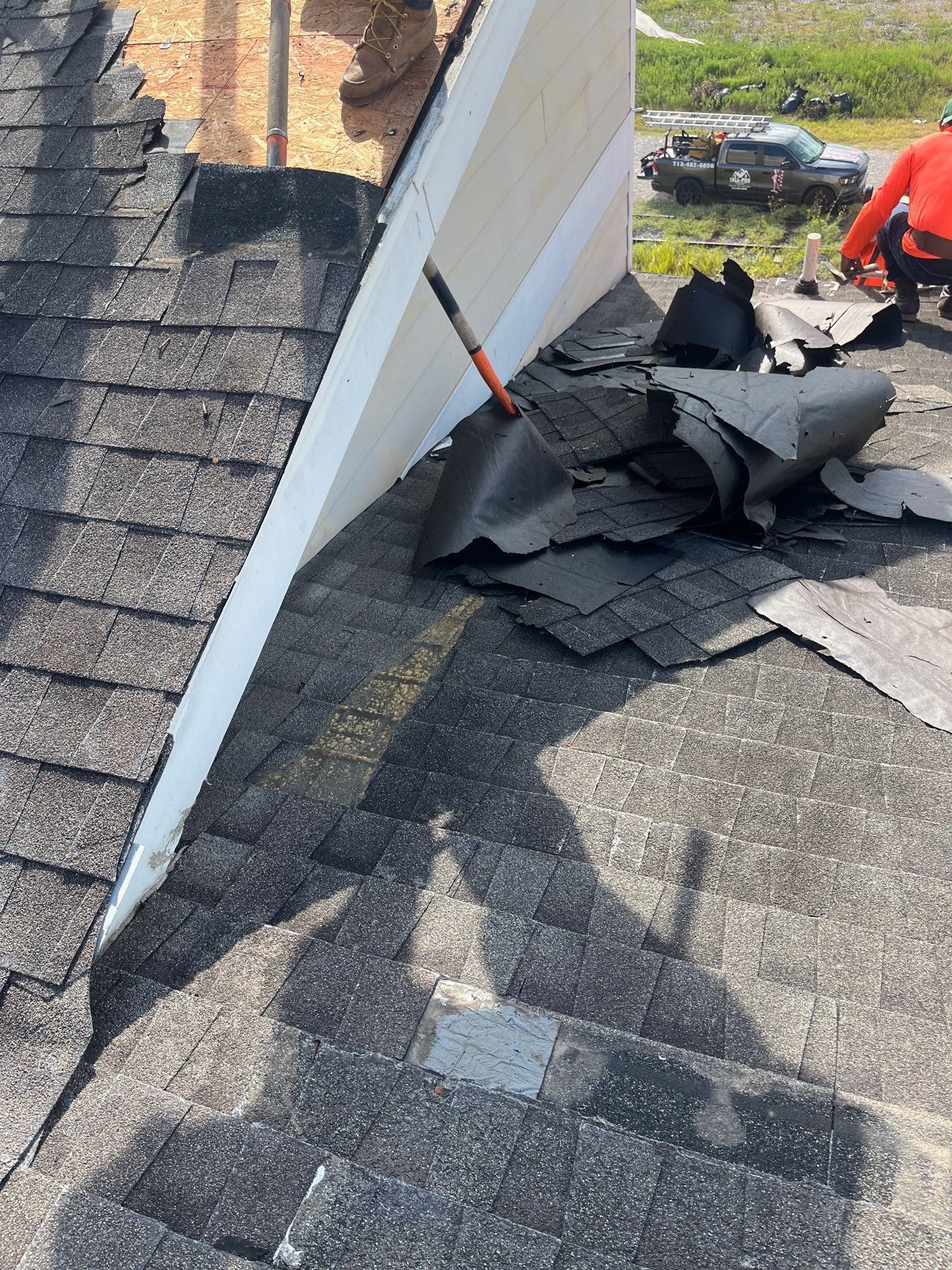 Residential Roofing Installation using Owen's Corning Duration (Lifetime) Shingles by Roof Repair Company