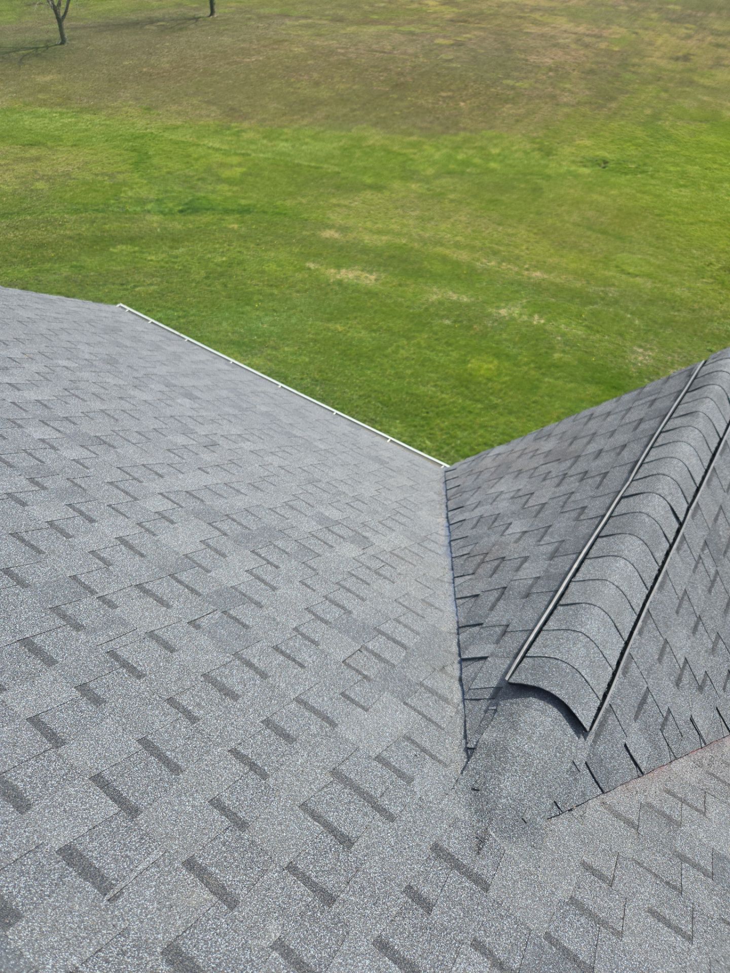 Laurie S: Atlas Pinnacle, Color, Pewter, Drip Edge, Color, White by Eagle Eye Roofing