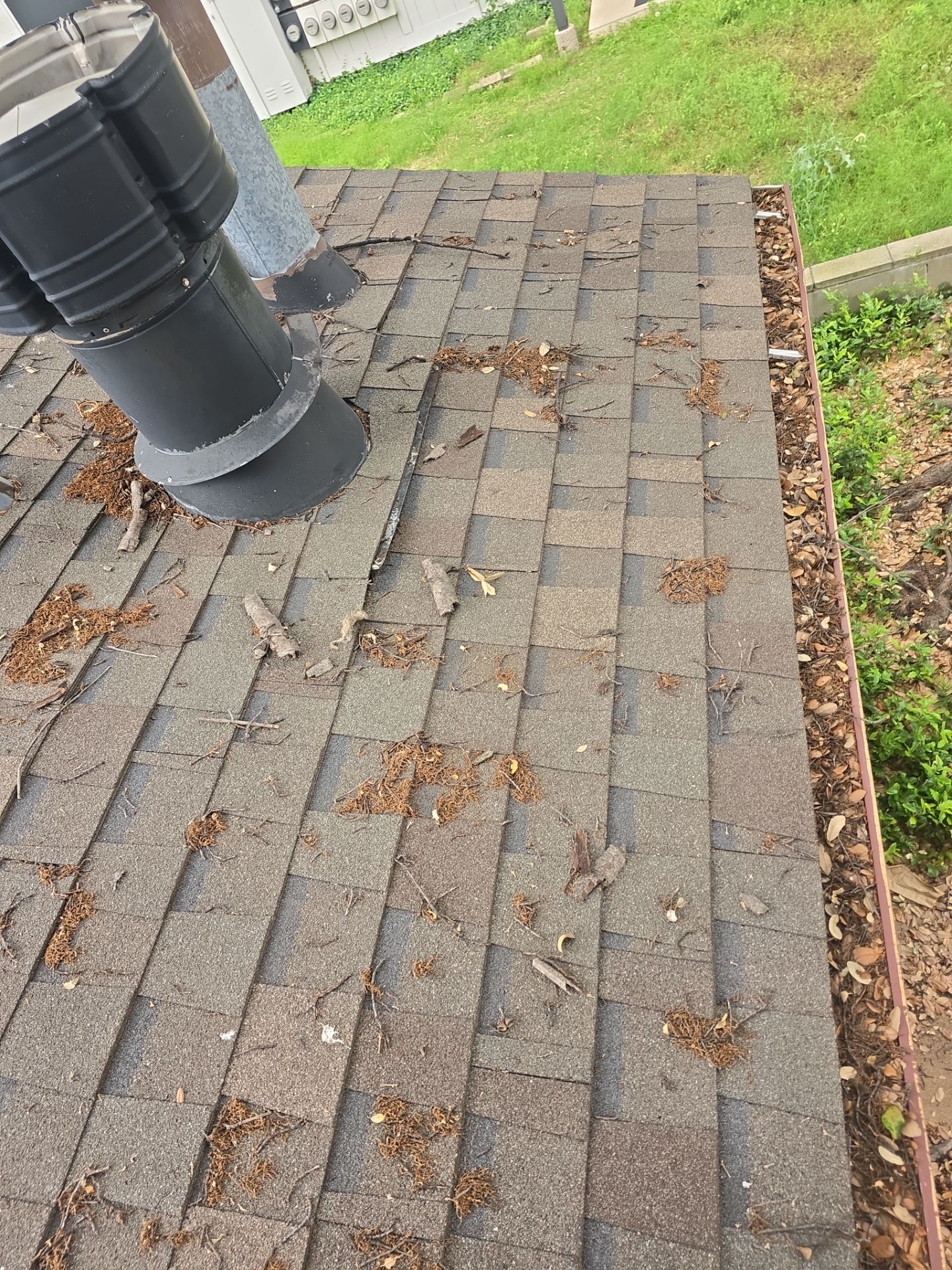 HOA gutter cleaning before