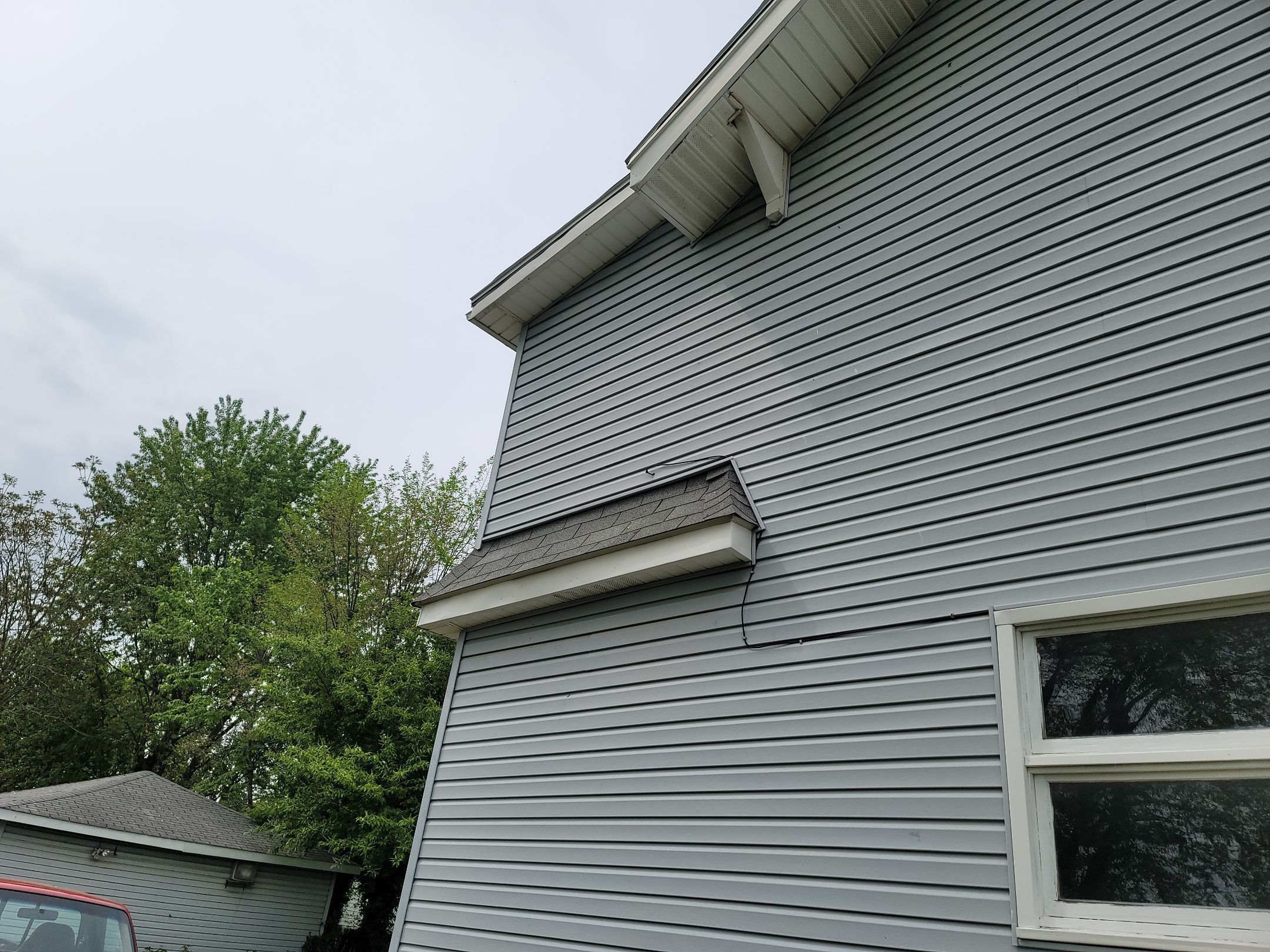 ATLAS PINNACLE COLOR: MORNING HARVEST DRIP EDGE: WHITE by Eagle Eye Roofing