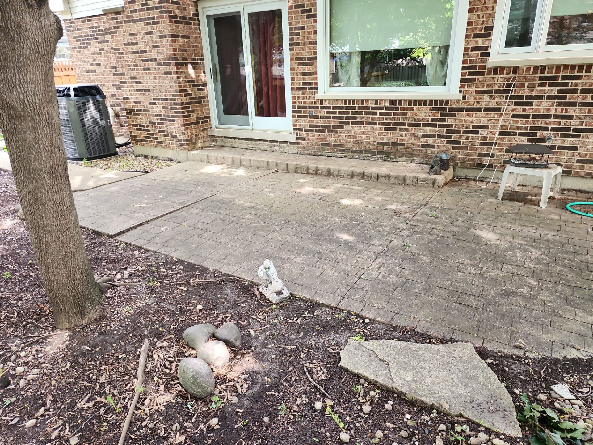 Palatine house wash and concrete power washing by Northern Power Washing LLC.