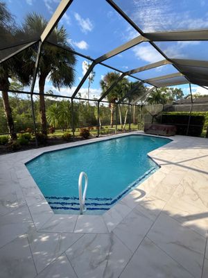 Porcelain Pool Deck - Colonial Country Club