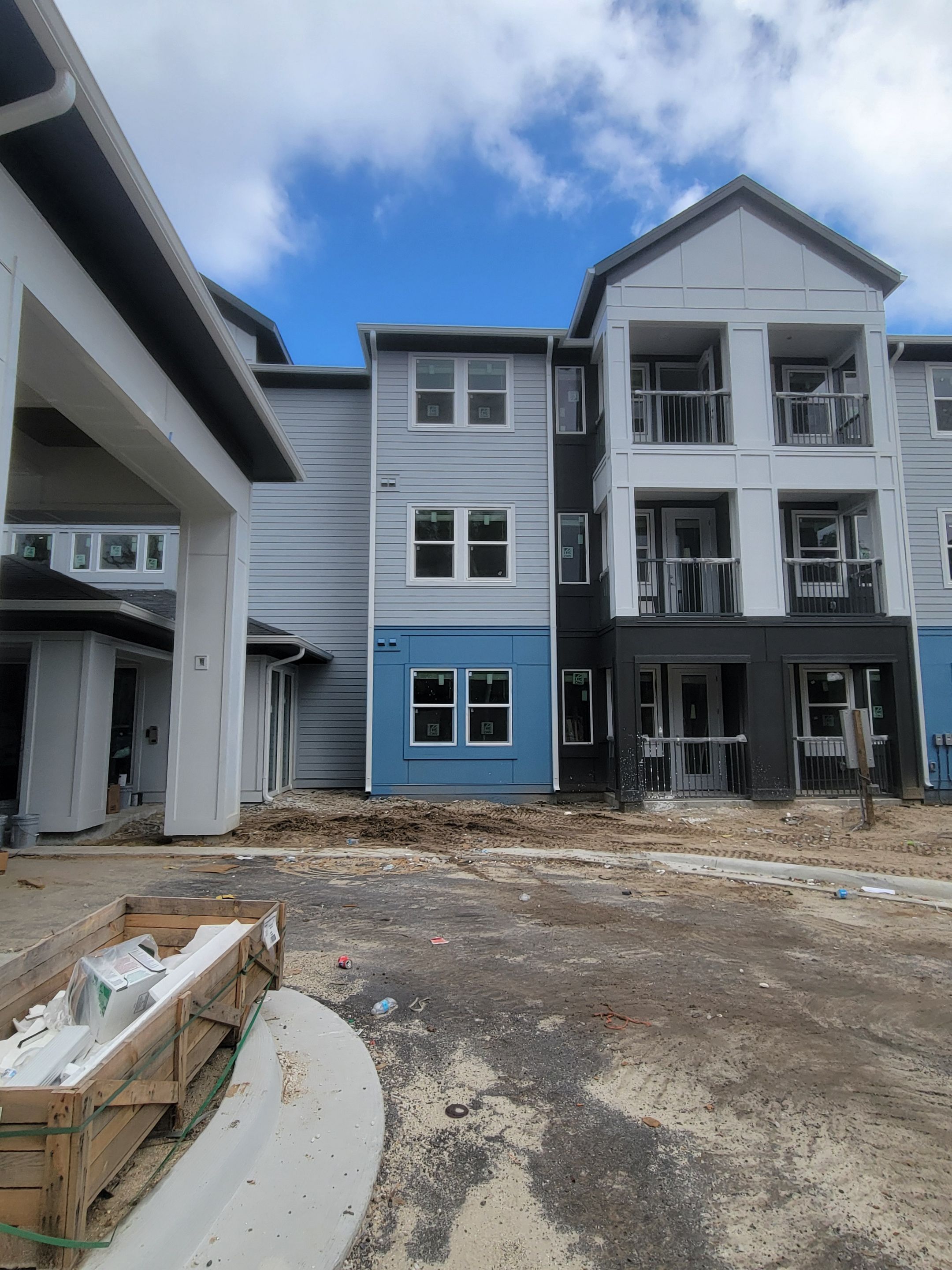 7-Inch Seamless Gutters for Large Roofs in Daytona Beach FL by Gutter Professors