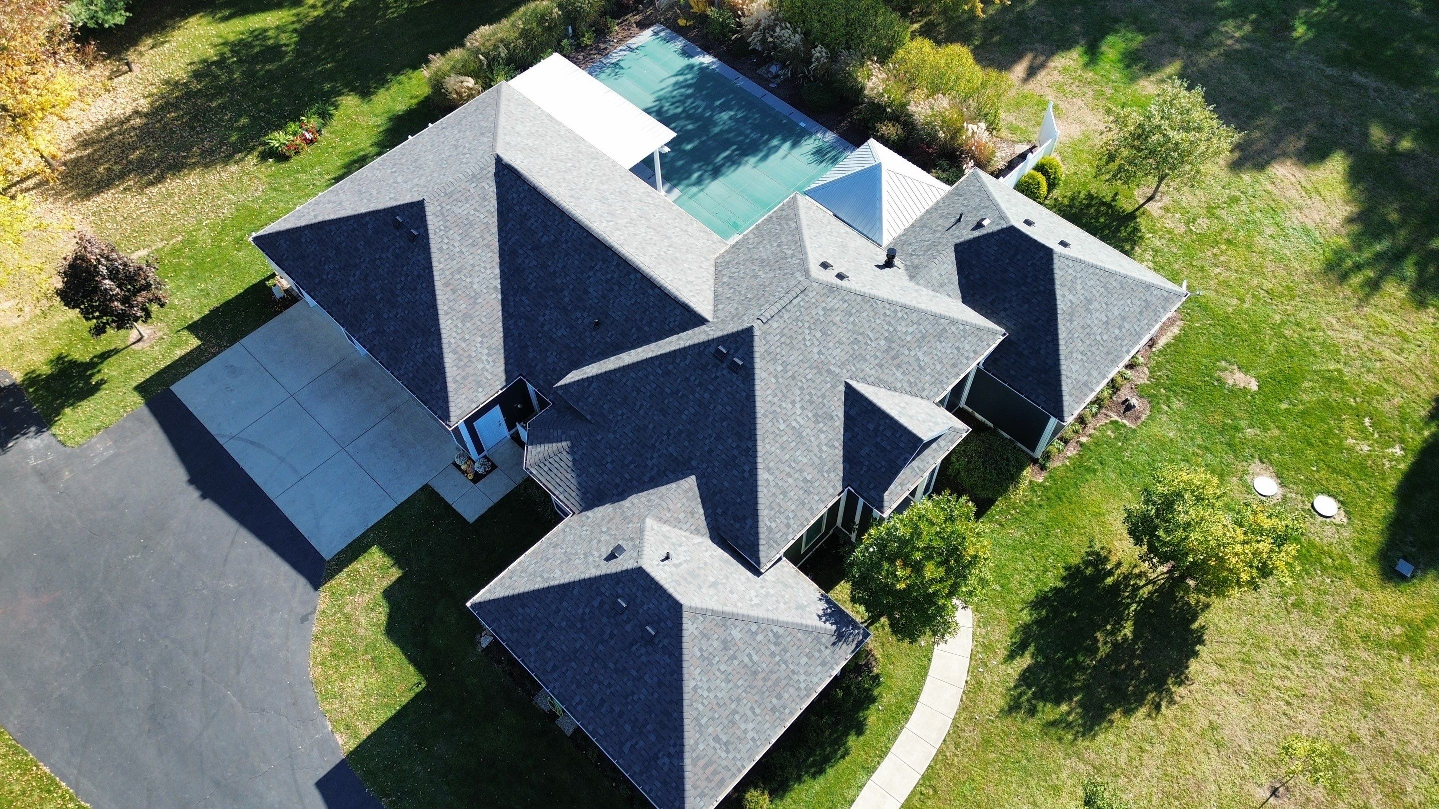 Residential Roofing Installation using Duration Series Shingles - Williamsburg Gray by RoofX 