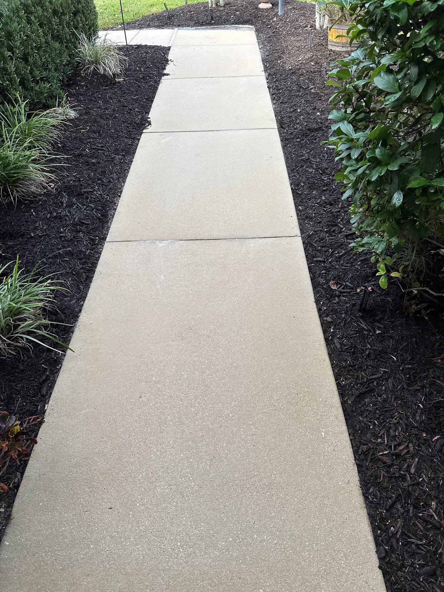 House Wash, Lanai Cleaning, and Driveway Cleaning by Sunshine AquaWash