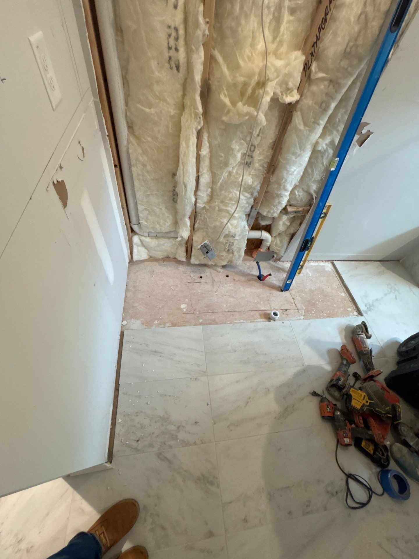Master bathroom renovation using Free standing tub by Prudencio