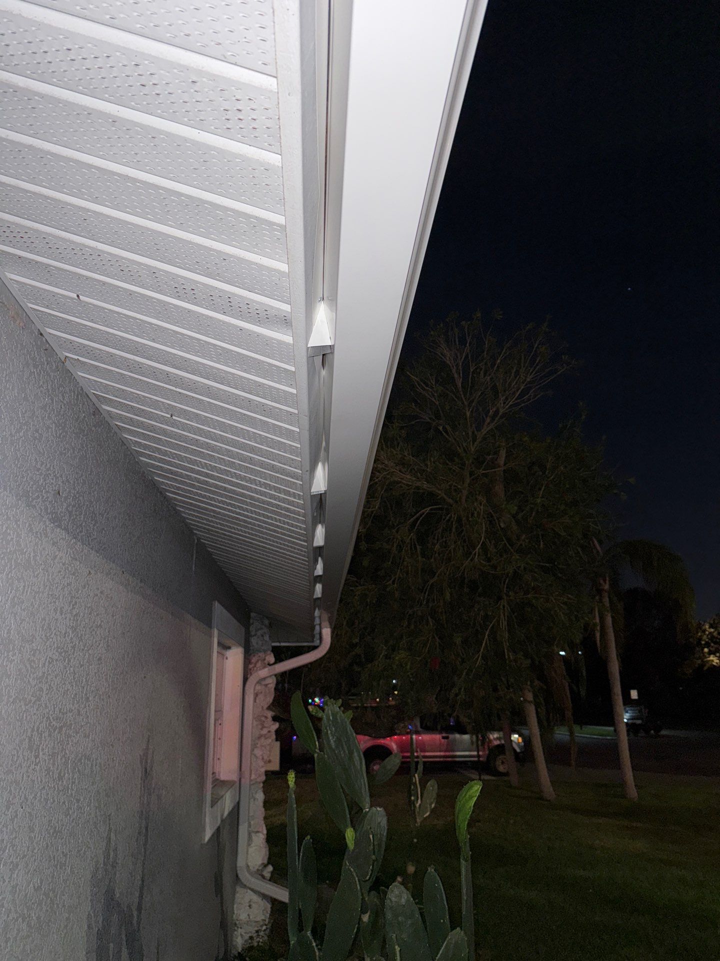 K-Style Seamless Gutters in Sarasota FL by Gutter Professors