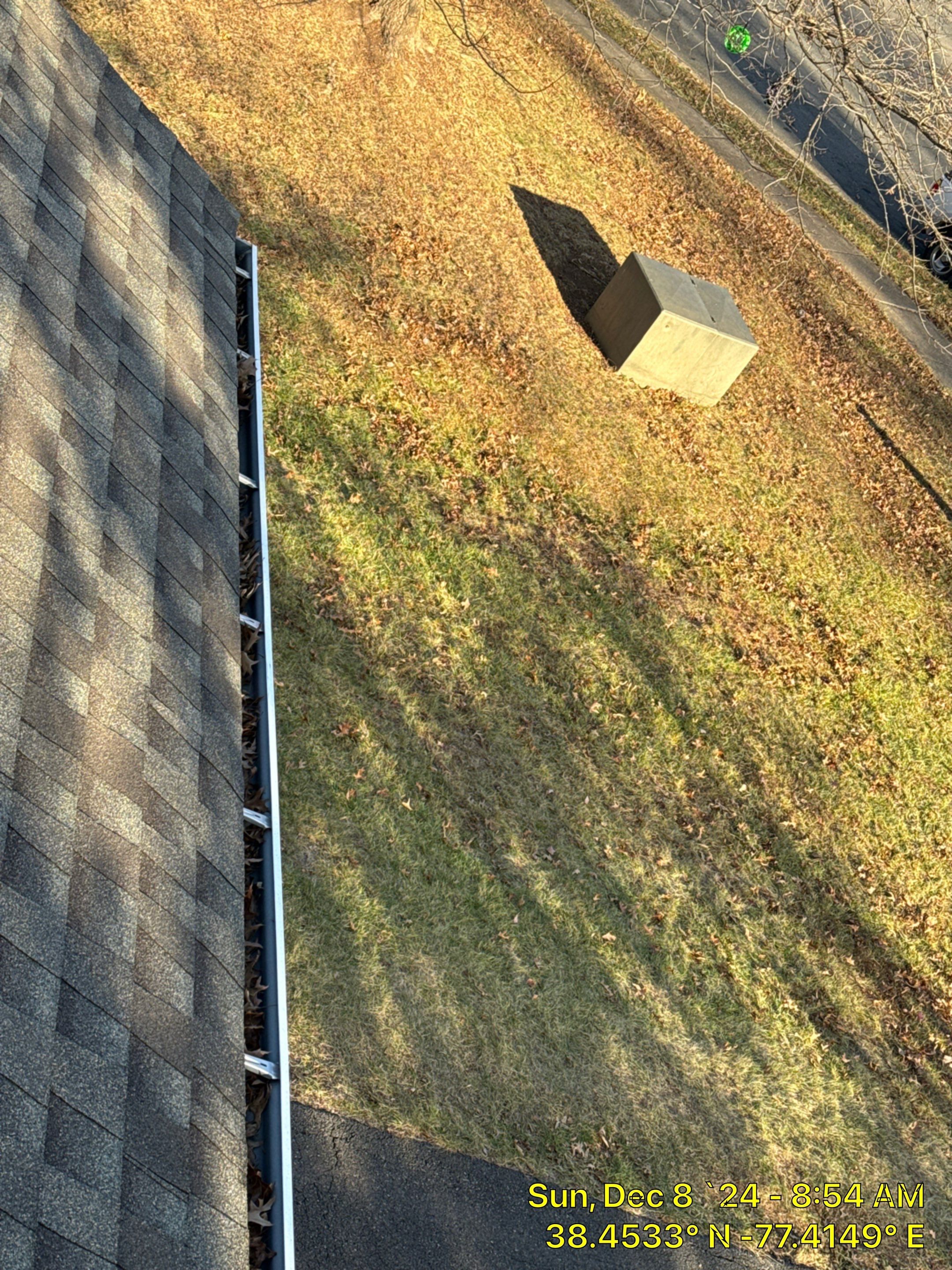 gutters guards using bulldog by La Bendicion Contruction Llc