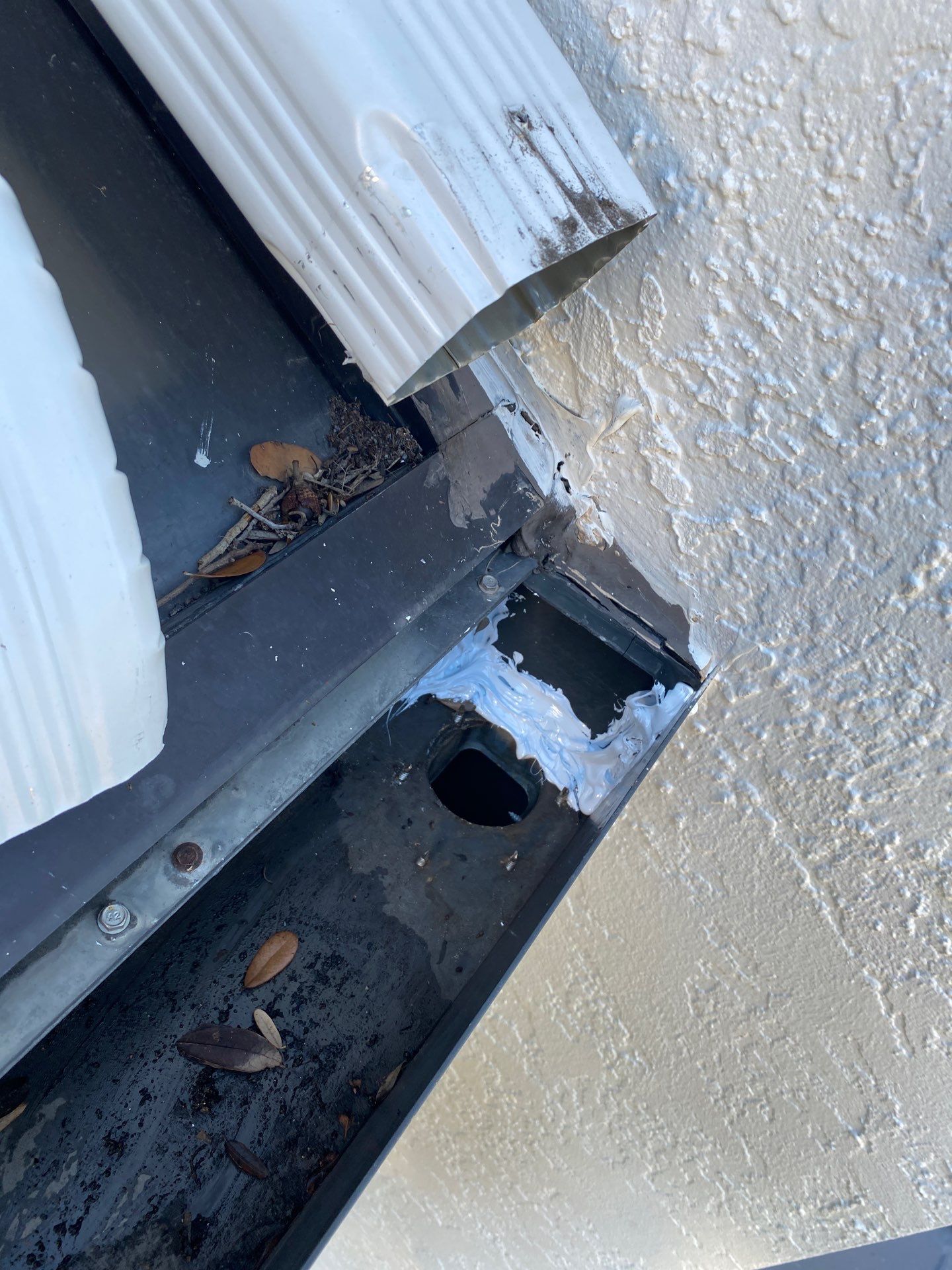 Gutter cleaning all buildings are the same for 6 units in Fort Myers FL by Gutter Professors