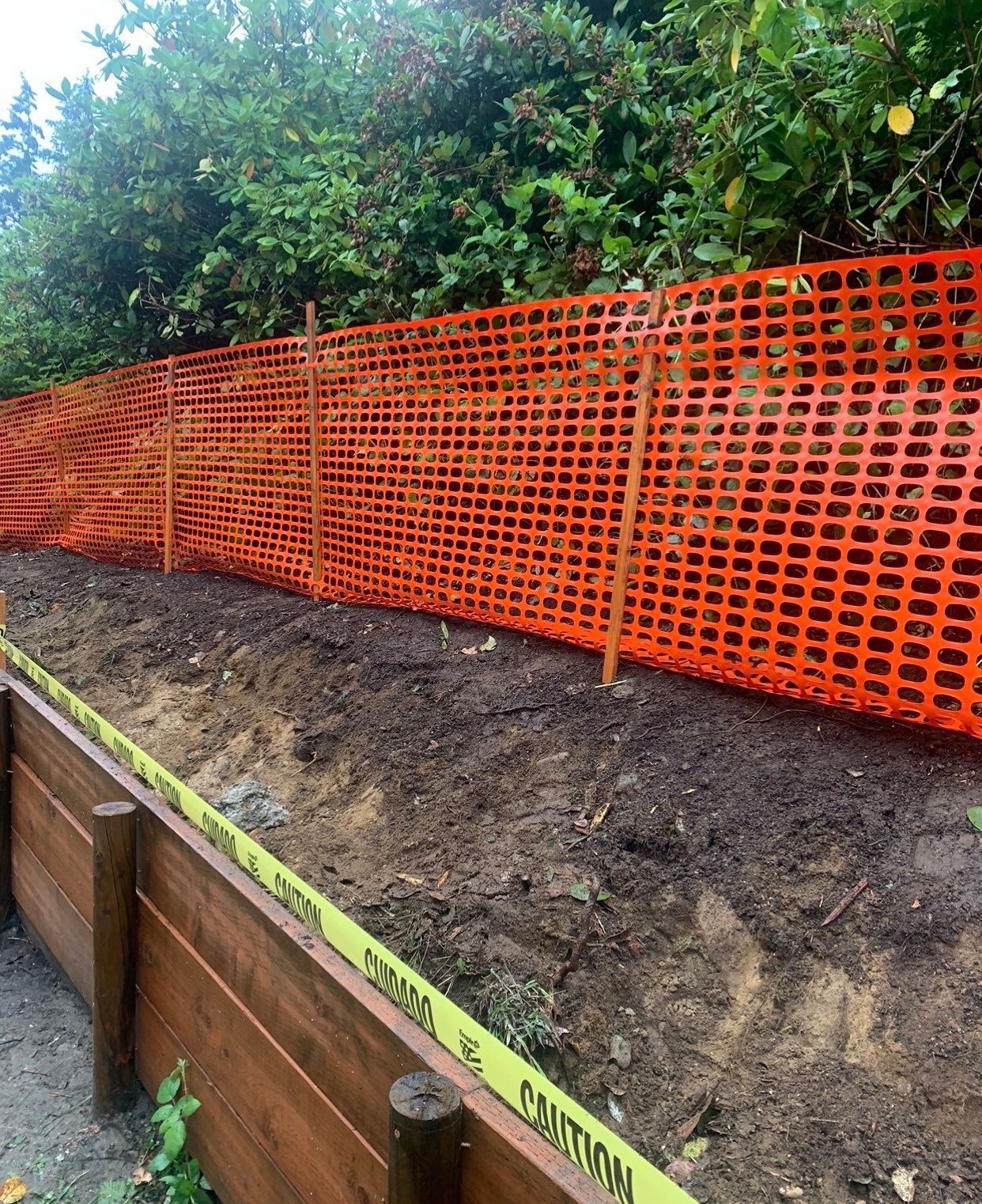 Jireh Outdoor Projects | Retaining Wall & Fence Build by Jireh Asphalt & Concrete Inc 