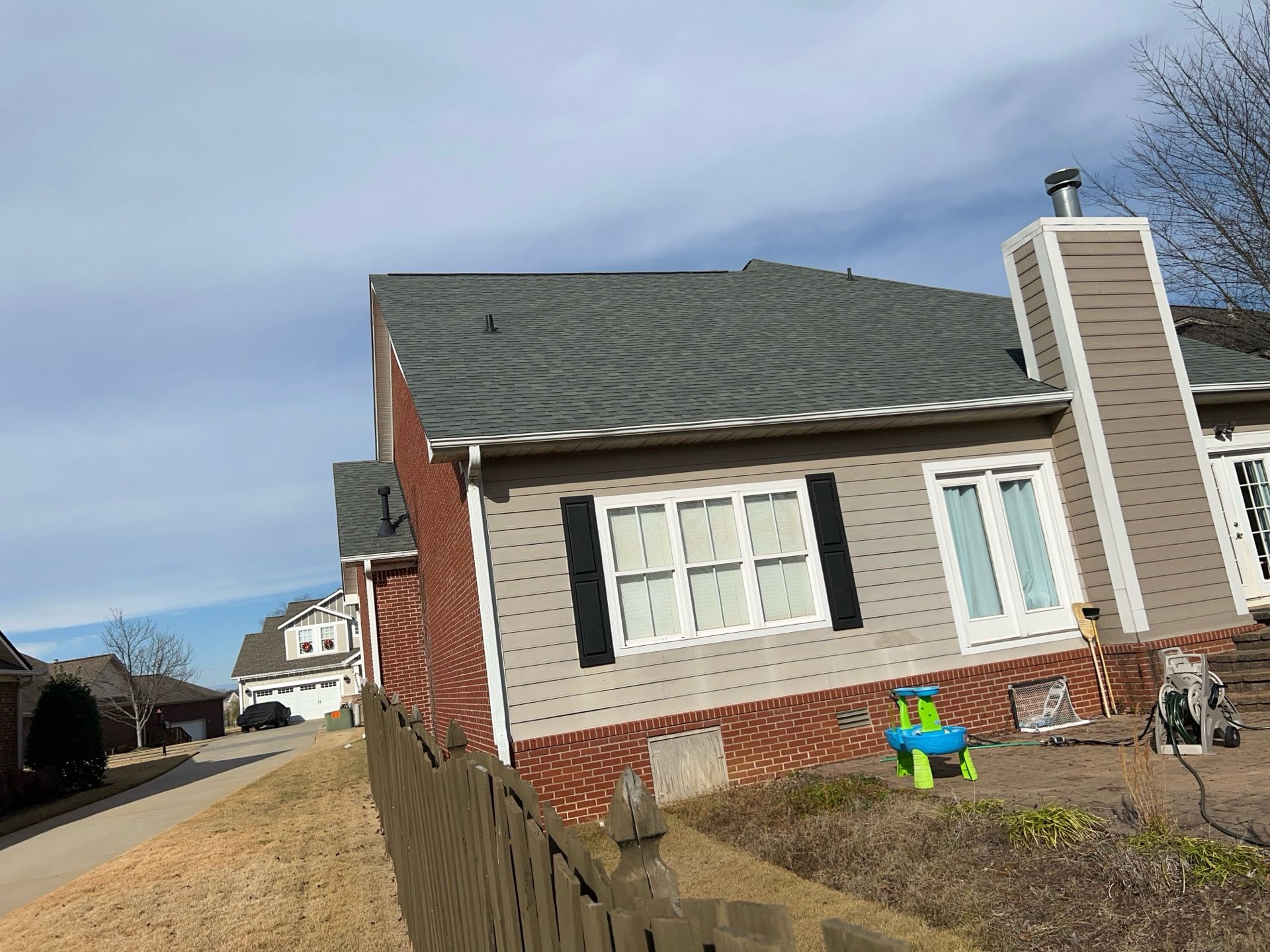 Mastic Vinyl Plank by Freedom Exteriors