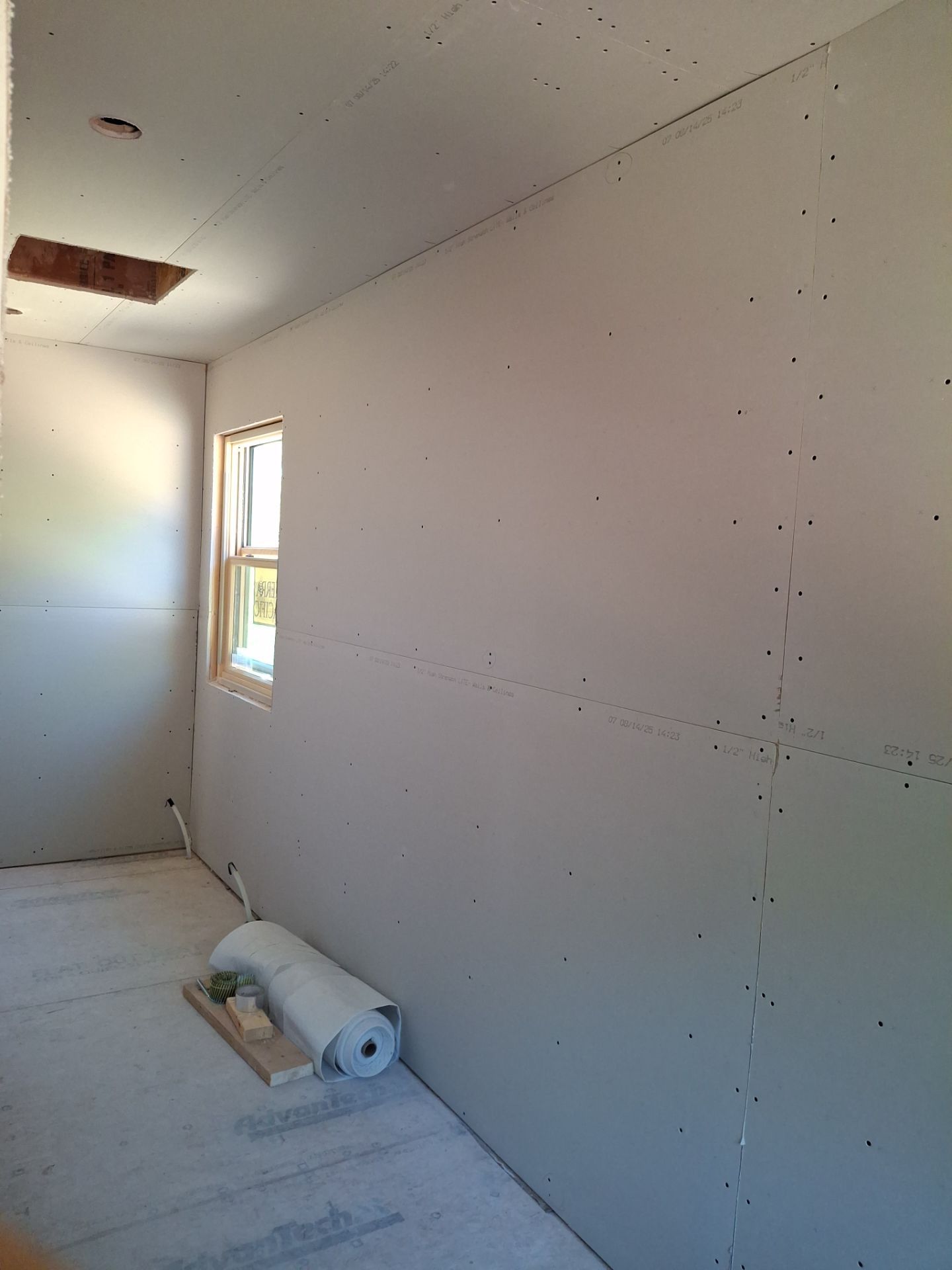 New construction Drywall  by Big Pine Panting Inc