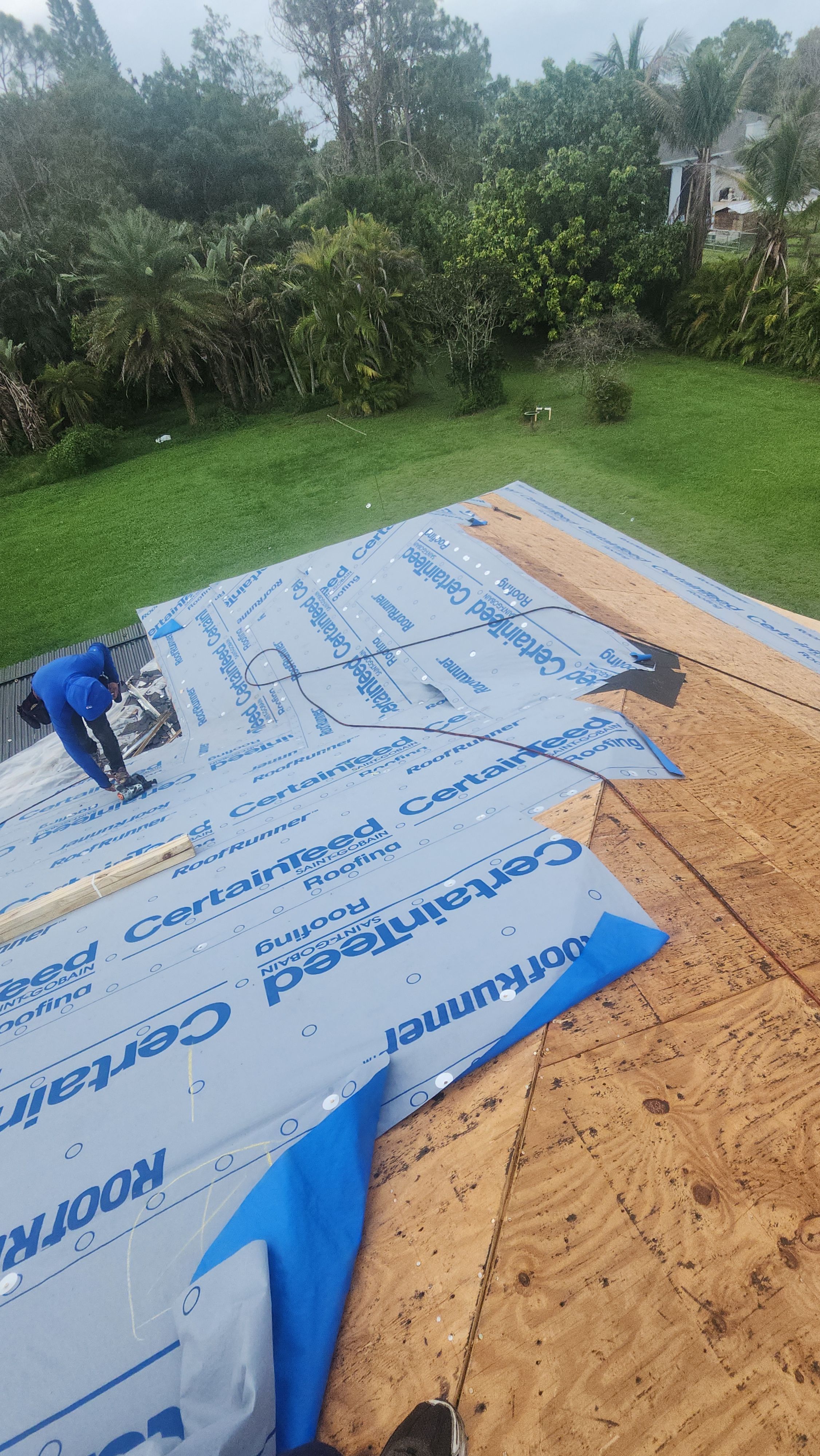 CertainTeed Shingle Roof Replacement for Residential Home in The Acreage by Aastro Roofing