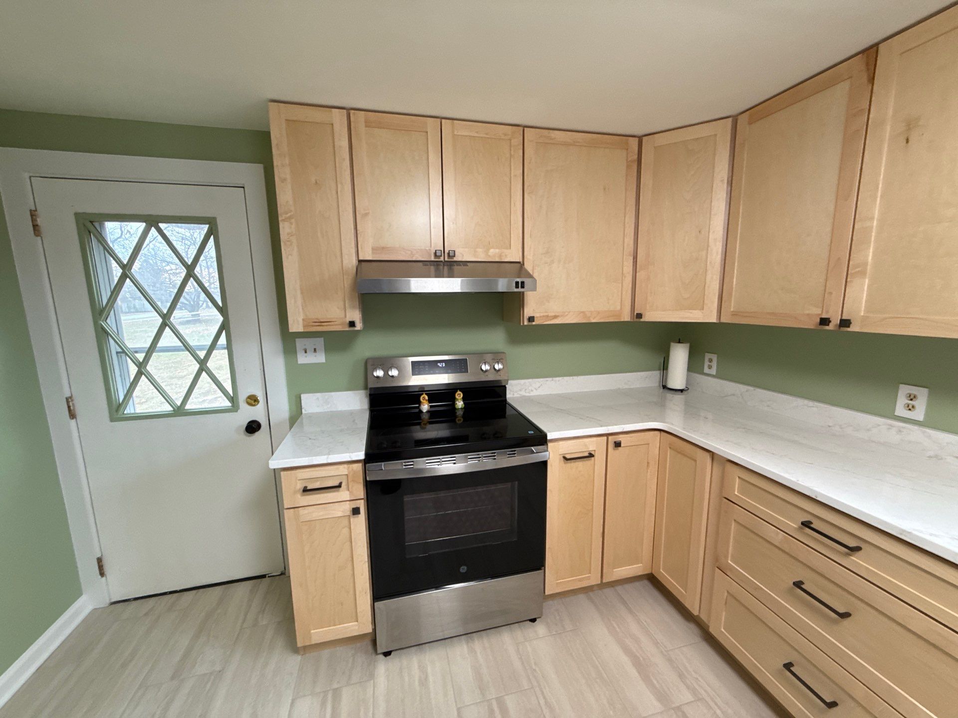 Angeline Kitchen by Integrity Tile and Home LLC