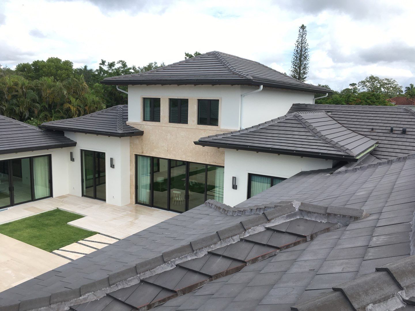 Crown Windsor Slate - Charcoal Black Color by Istueta Roofing
