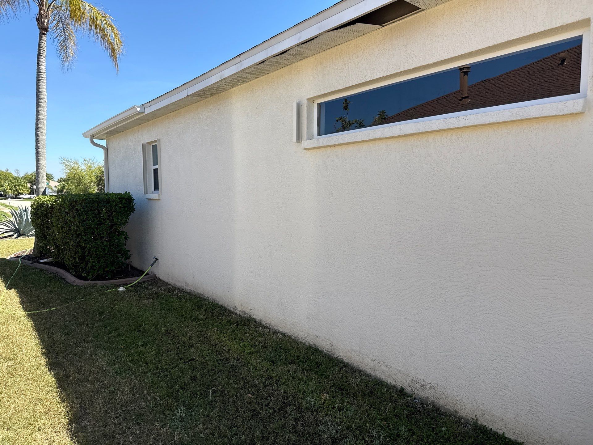 House Wash, Paver Pool Deck & Screen Enclosure Cleaning in Greenfield Plantation | Bradenton, FL by Sunshine AquaWash