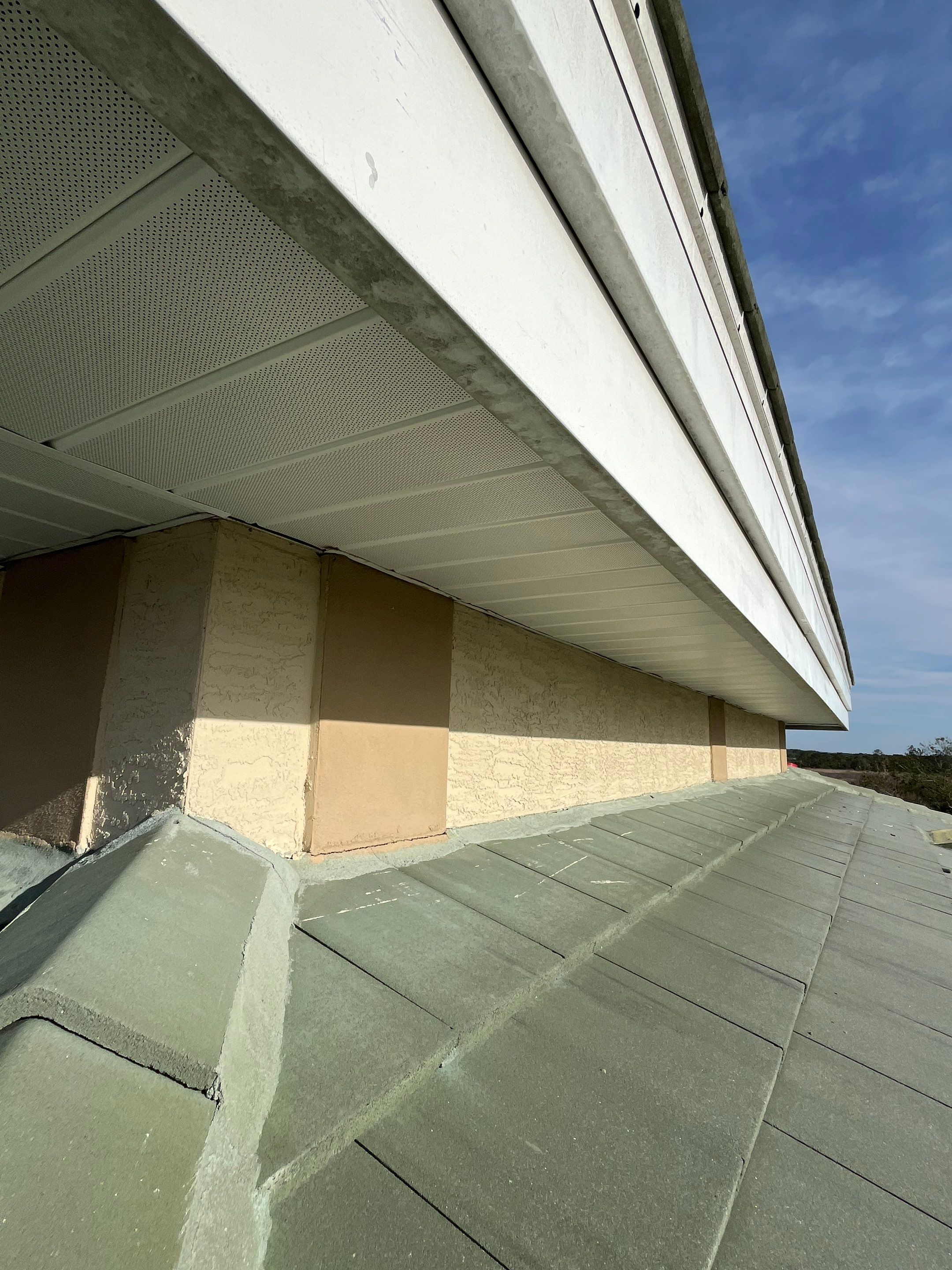 Soffit and Fascia Replacement in Lakewood Ranch FL by Gutter Professors