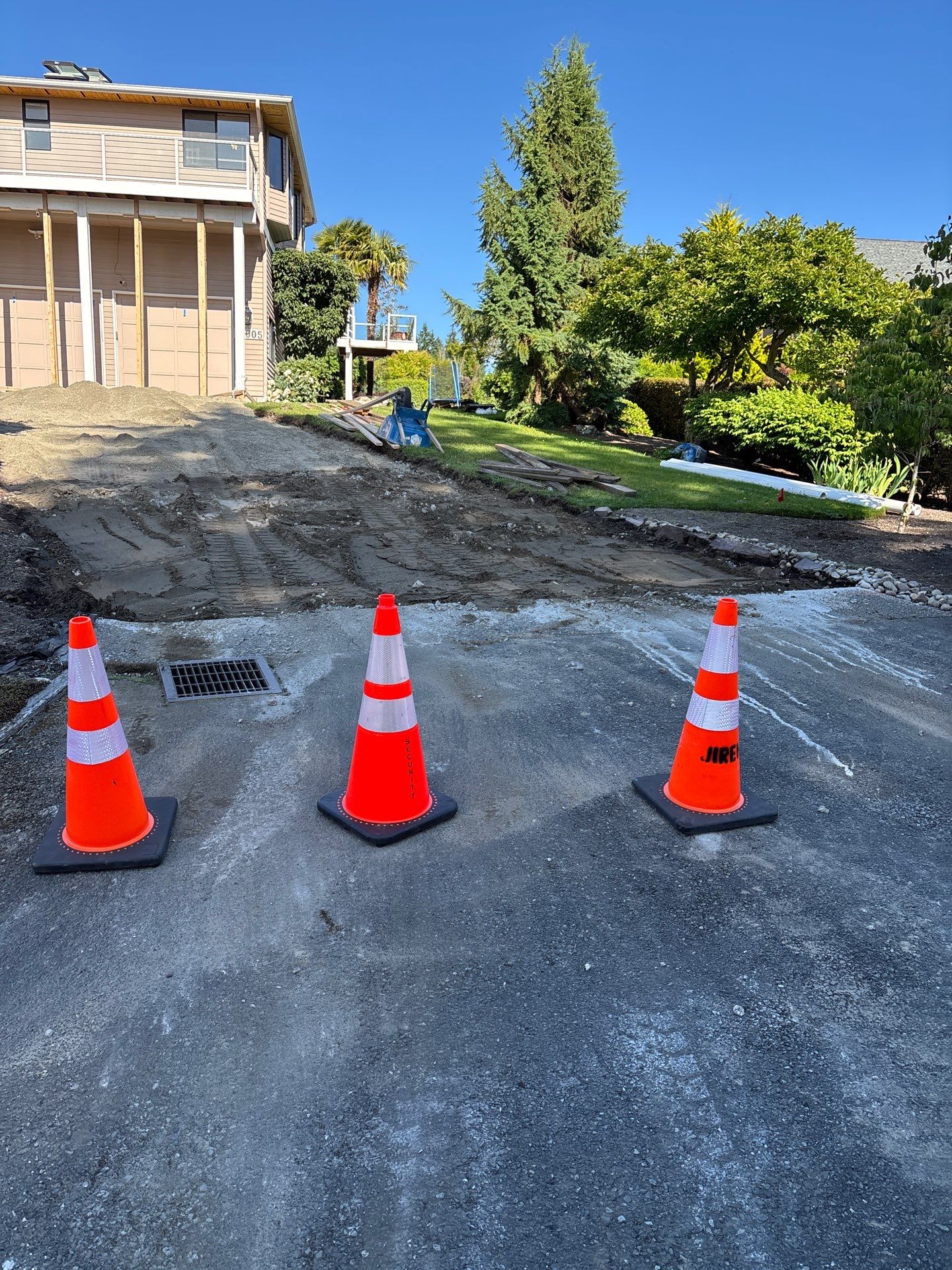 Concrete Driveway Repair | Edmonds  by Jireh Asphalt & Concrete Inc 