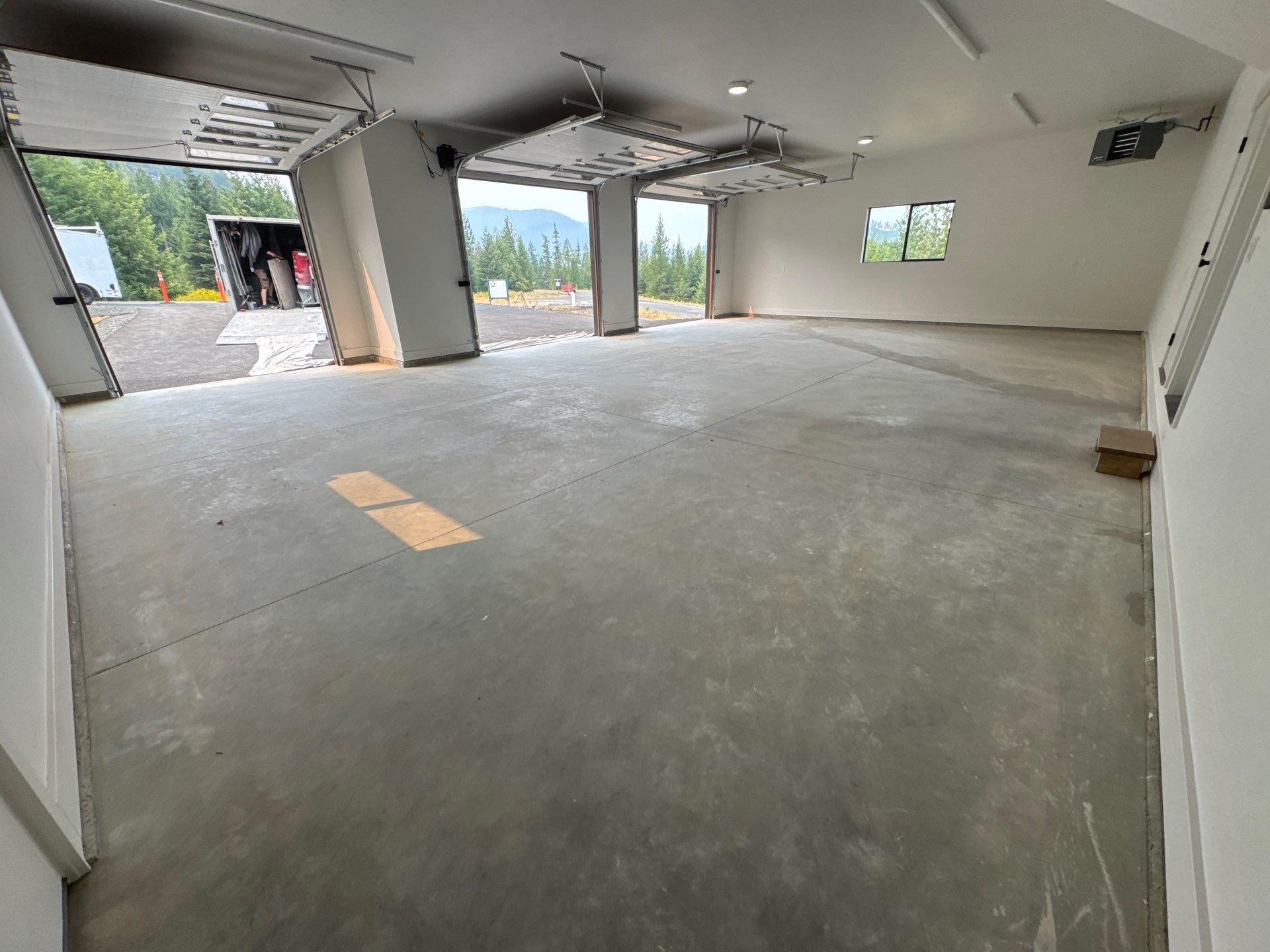 Shale Hybrid Garage Floor Coating and Concrete Restoration in Sagle by Croc Coatings, LLC