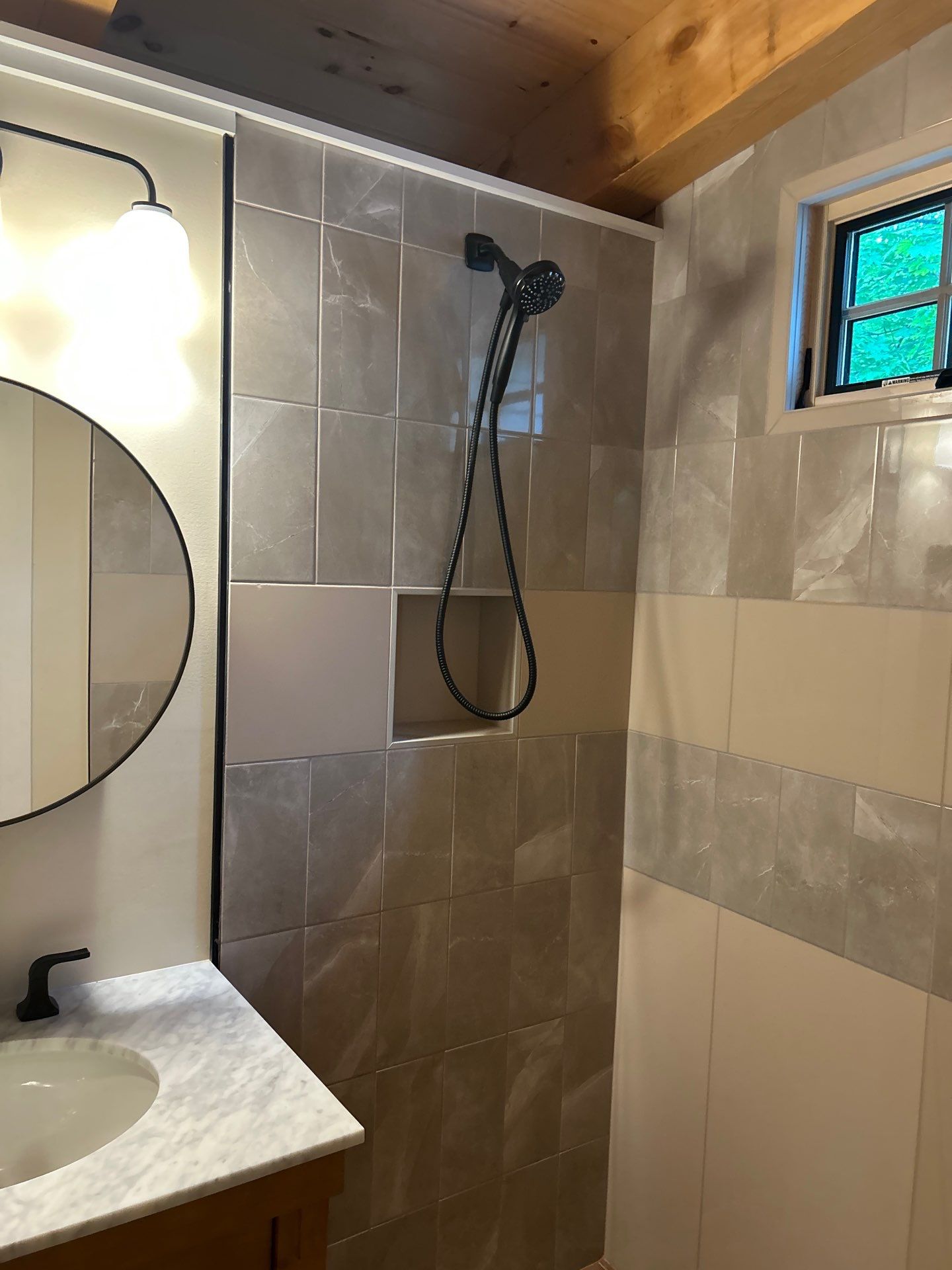 Spray Panel using Tempered Shower Glass by Cheshire Glass Company