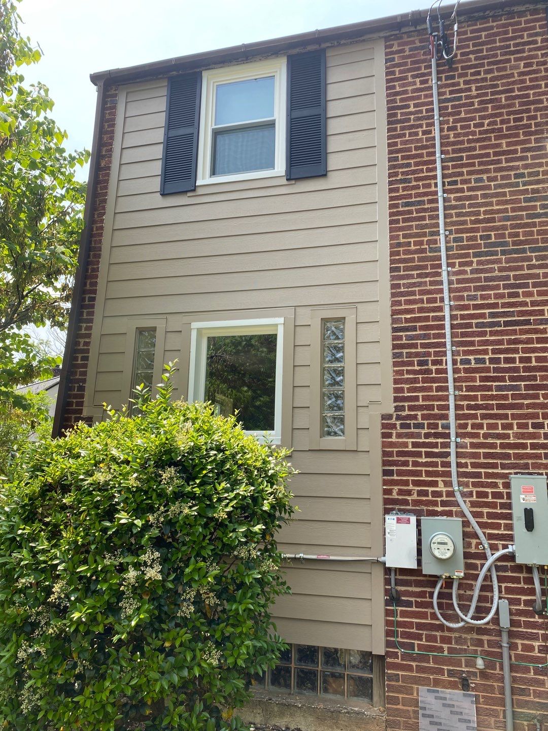 Siding Installation using JH Plank Select Cedermill Eased Edge by ExteriorPros