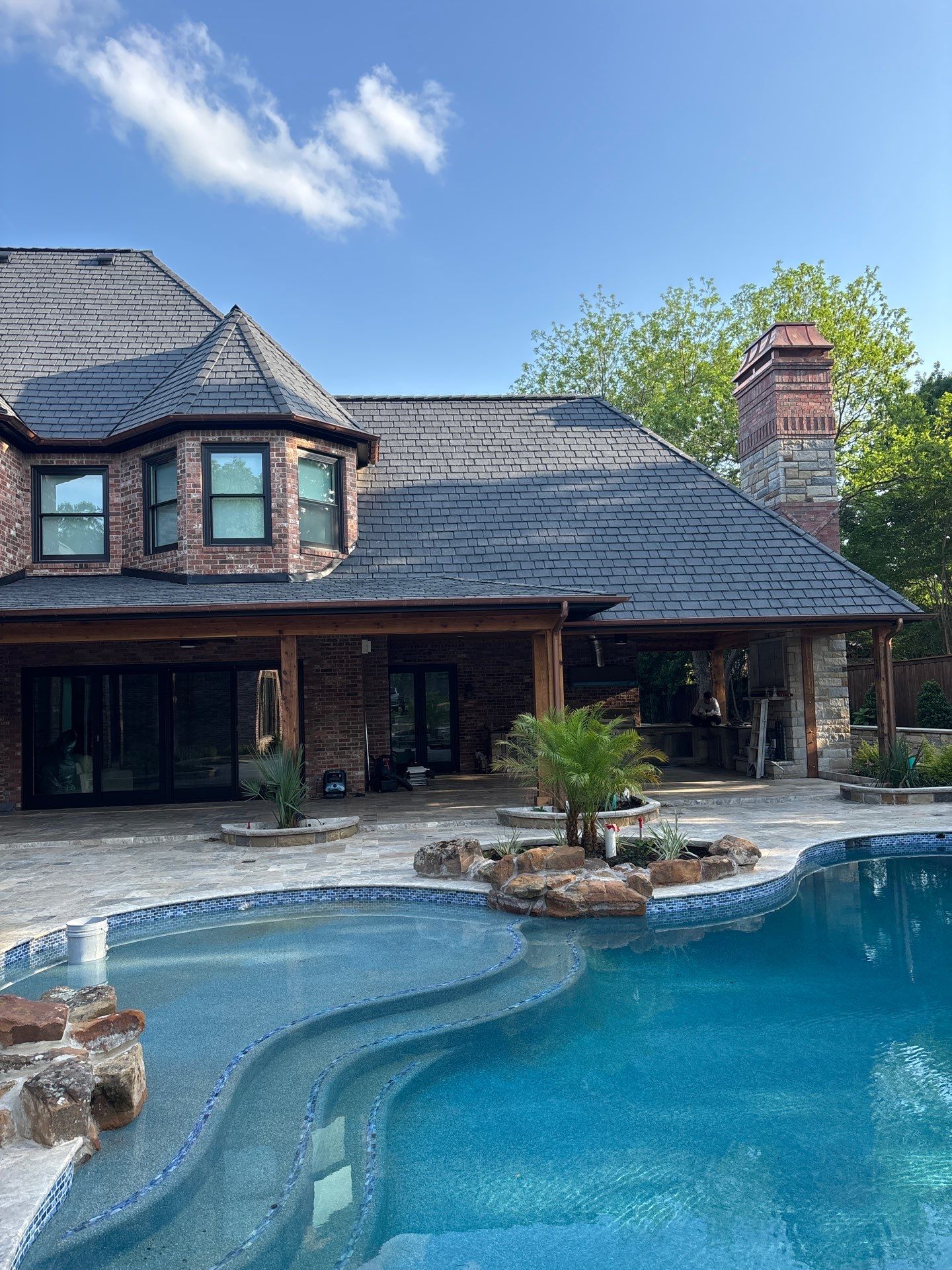 Five-Day Luxury Living: Rapid Patio Enclosure Installation by Tibi Soli LLC