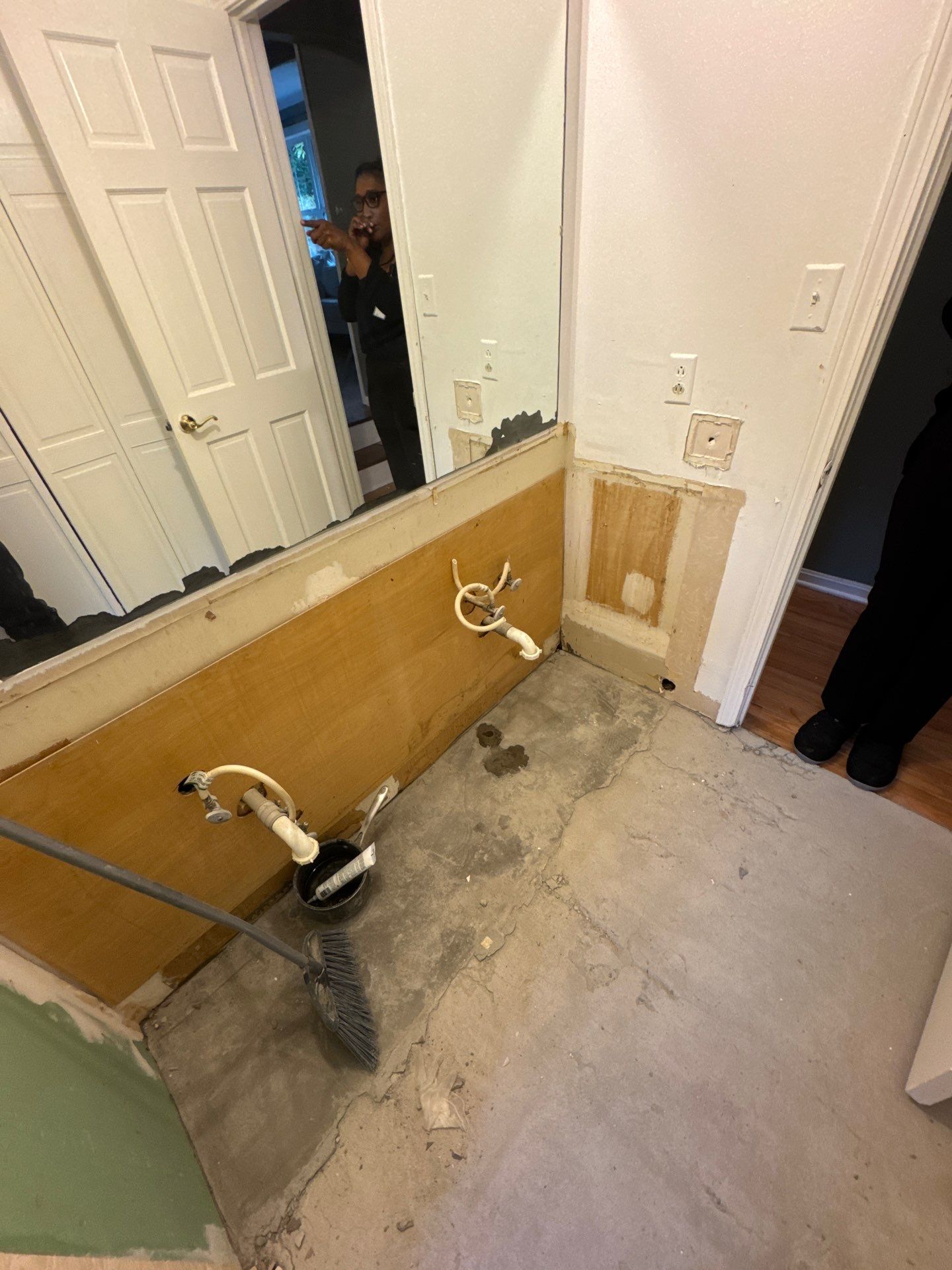 Hall bathroom renovation by Prudencio