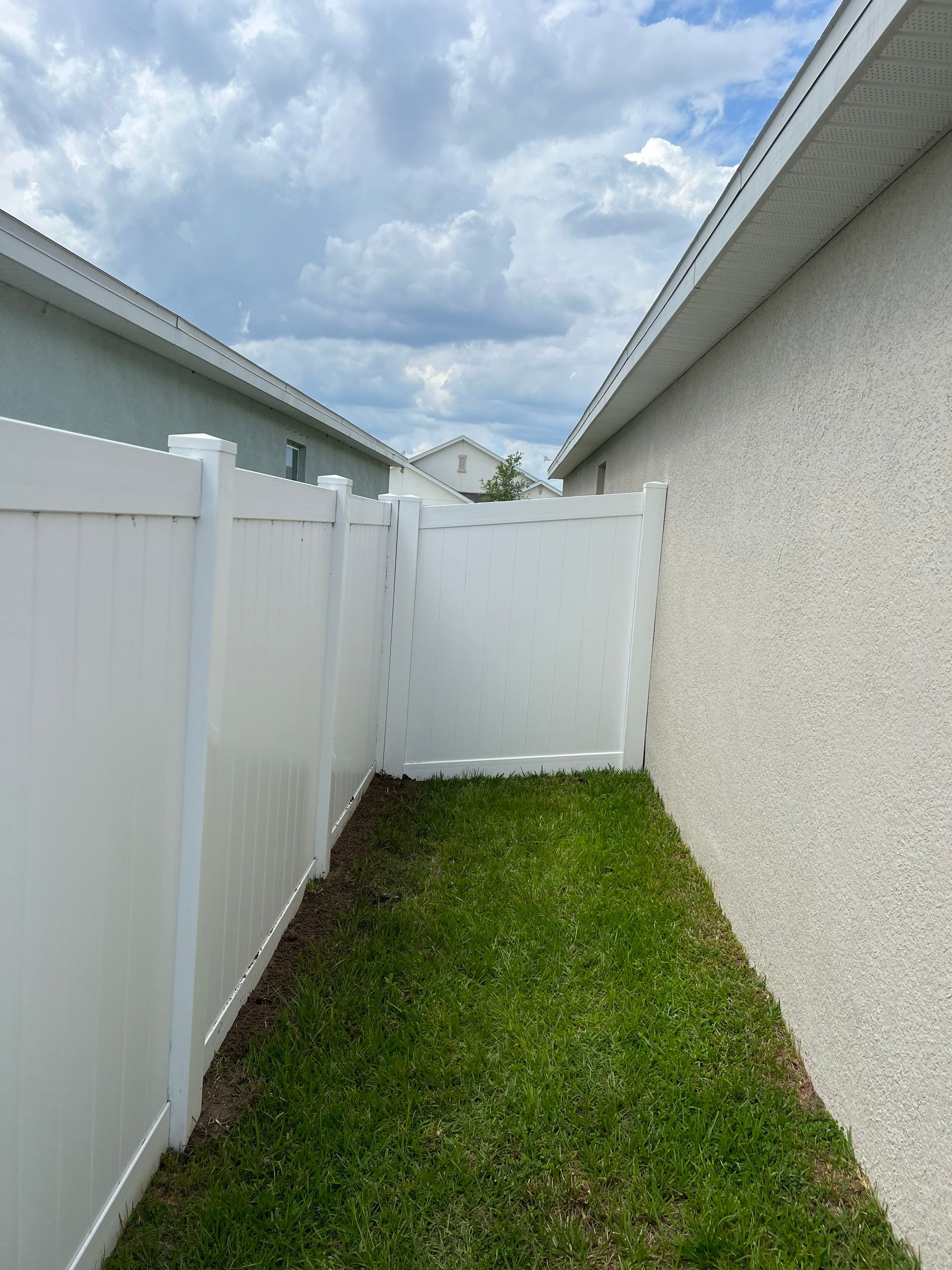 Ruskin, FL 6ft. White Vinyl Privacy Fence by Asap fence and gates, LLC