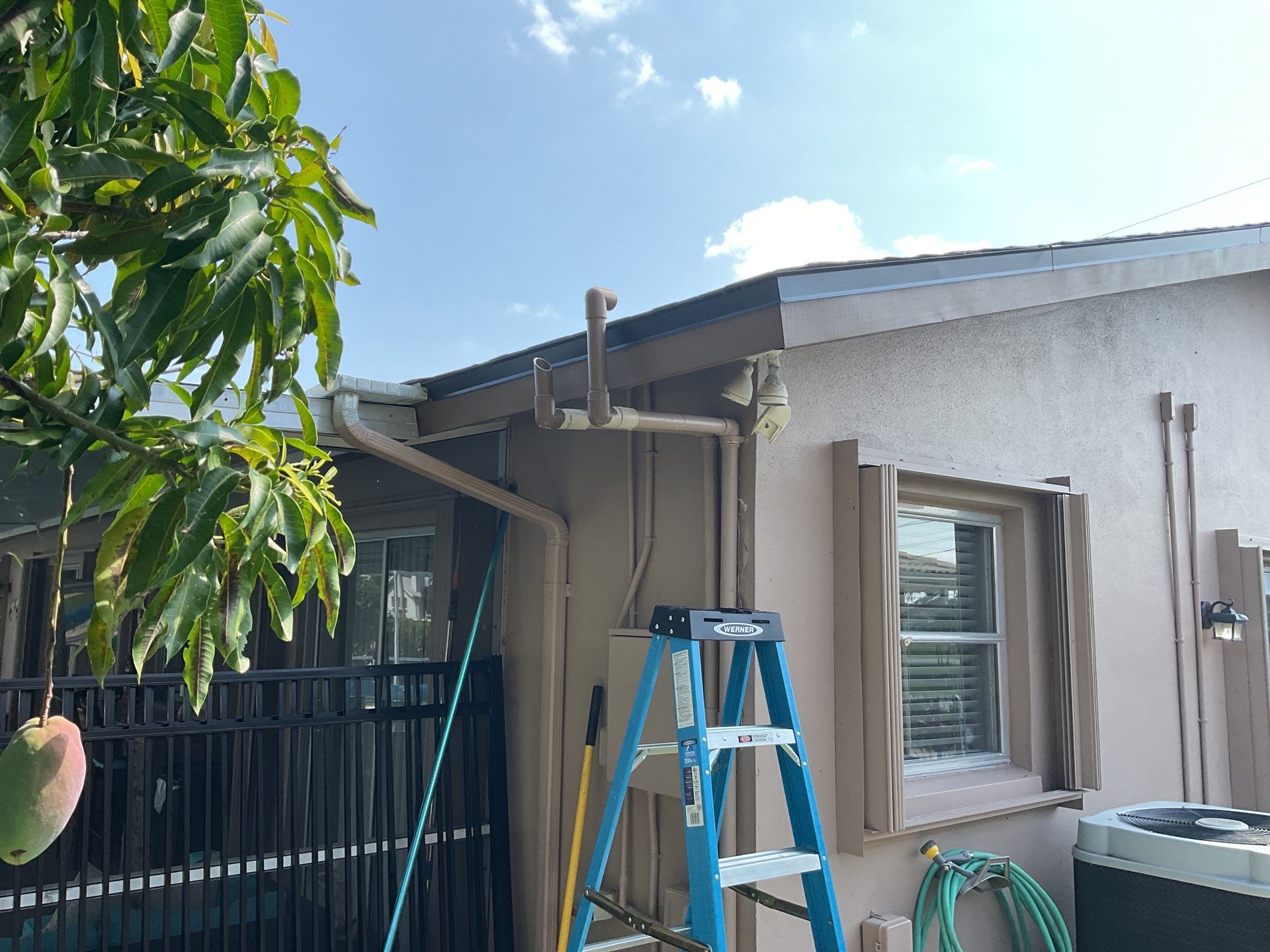 Brown Seamless Gutters using Royal Brown Seamless Gutters in Cape Coral FL by Gutter Professors
