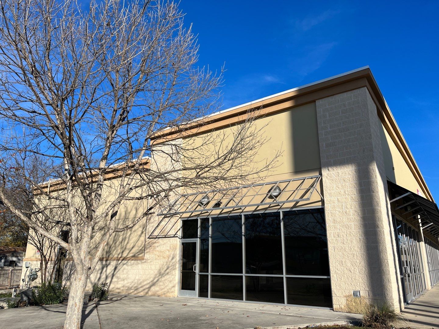 Storefront Revival: Transforming Business Exteriors with a New Coat of Brilliance by 360 Painting Central Texas 