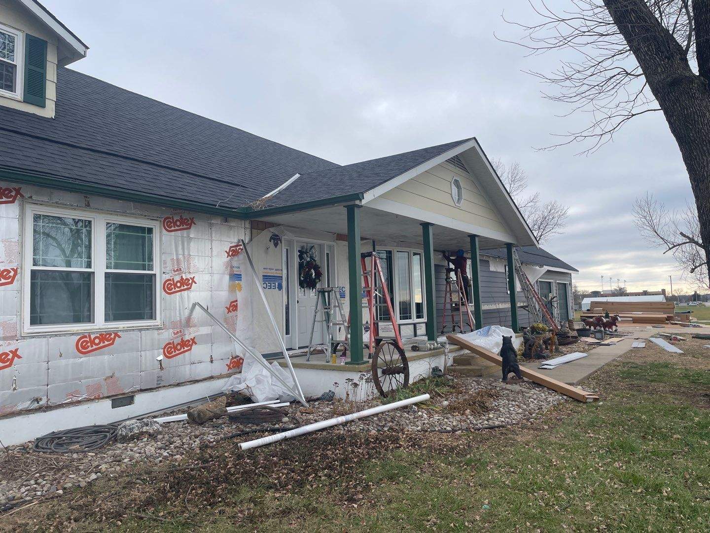 Siding Installation using Craneboard D7 by EEC Windows, Siding & Roofing