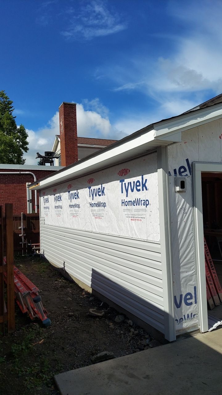 Garage by Ivy Lea Construction